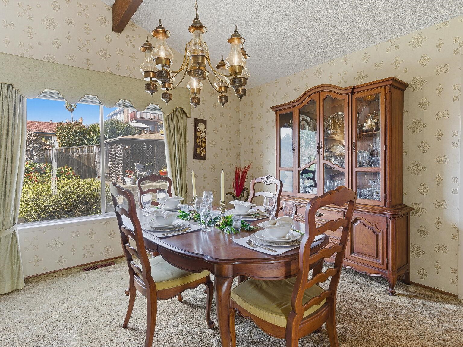 Detail Gallery Image 4 of 60 For 836 Hawthorne Dr, Rodeo,  CA 94572 - 4 Beds | 2 Baths