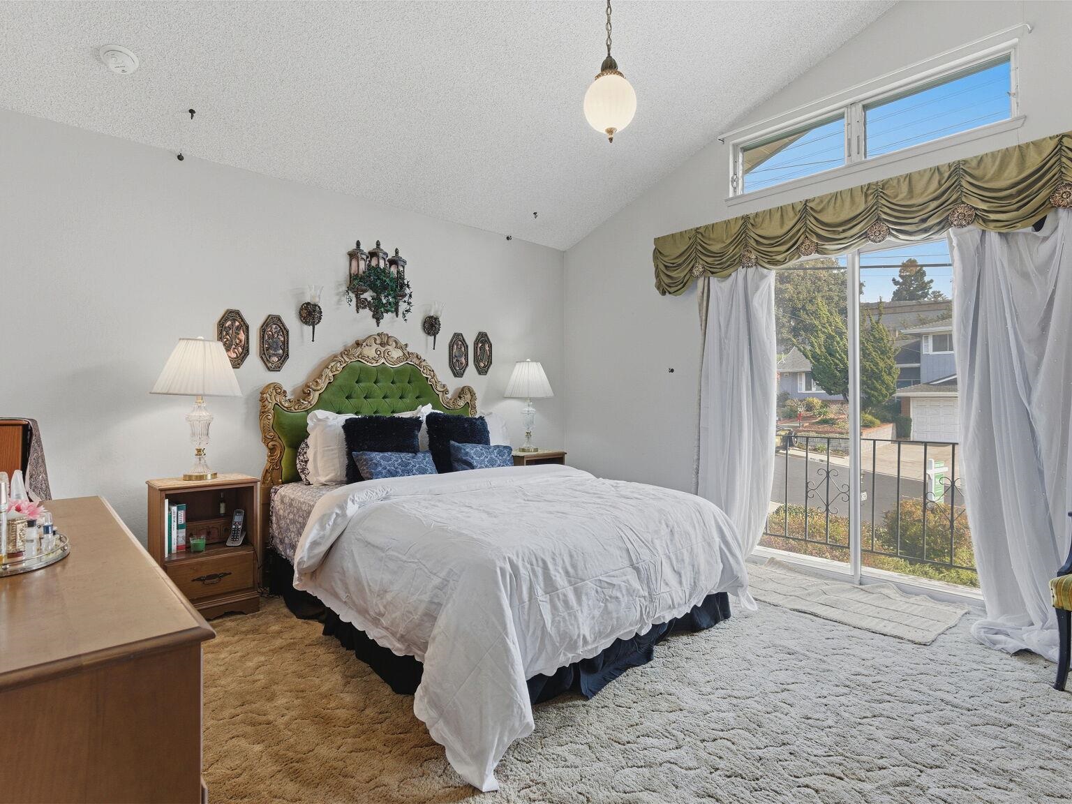 Detail Gallery Image 5 of 60 For 836 Hawthorne Dr, Rodeo,  CA 94572 - 4 Beds | 2 Baths