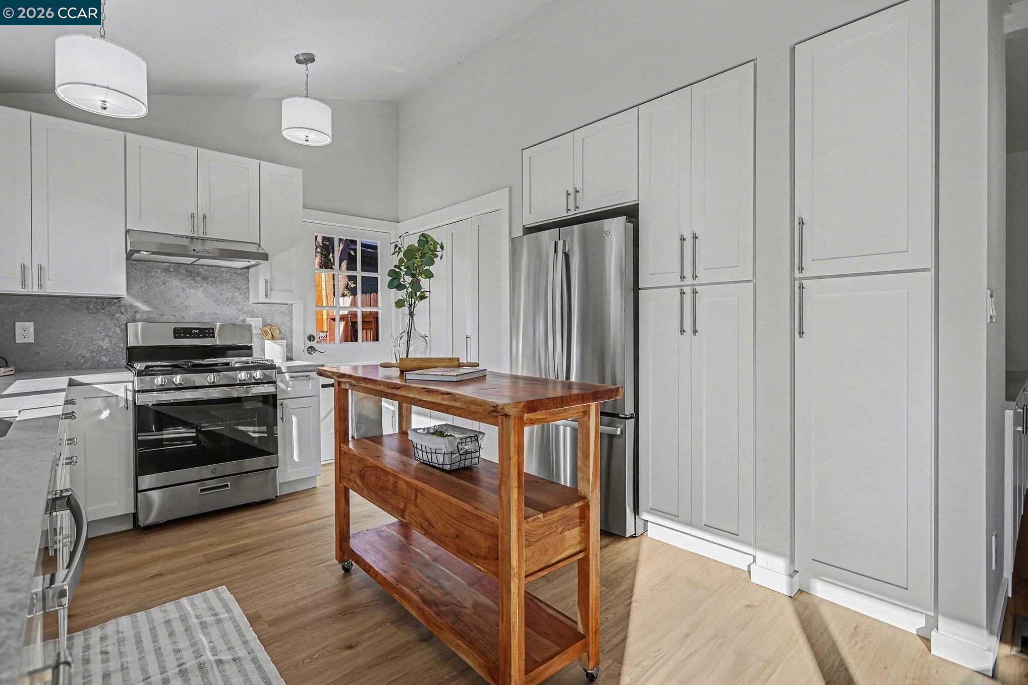 Detail Gallery Image 11 of 30 For 691 Rincon Rd, El Sobrante,  CA 94803 - 3 Beds | 2 Baths