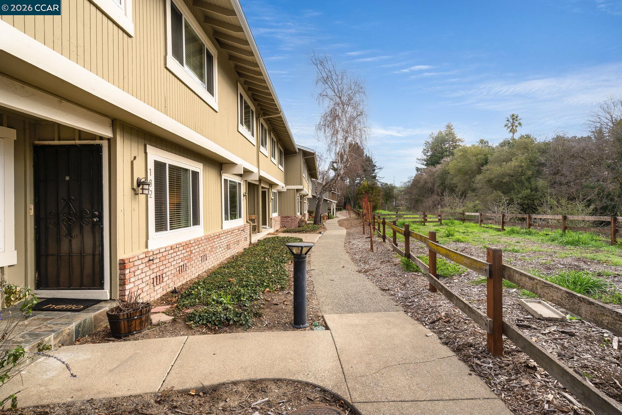 Photo #2: 41122631 Listing: Photo #2