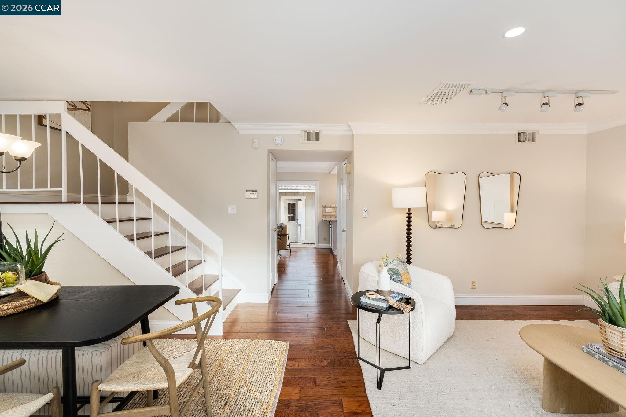 Detail Gallery Image 3 of 35 For 182 Lawnview Circle, Danville,  CA 94526 - 3 Beds | 2/1 Baths