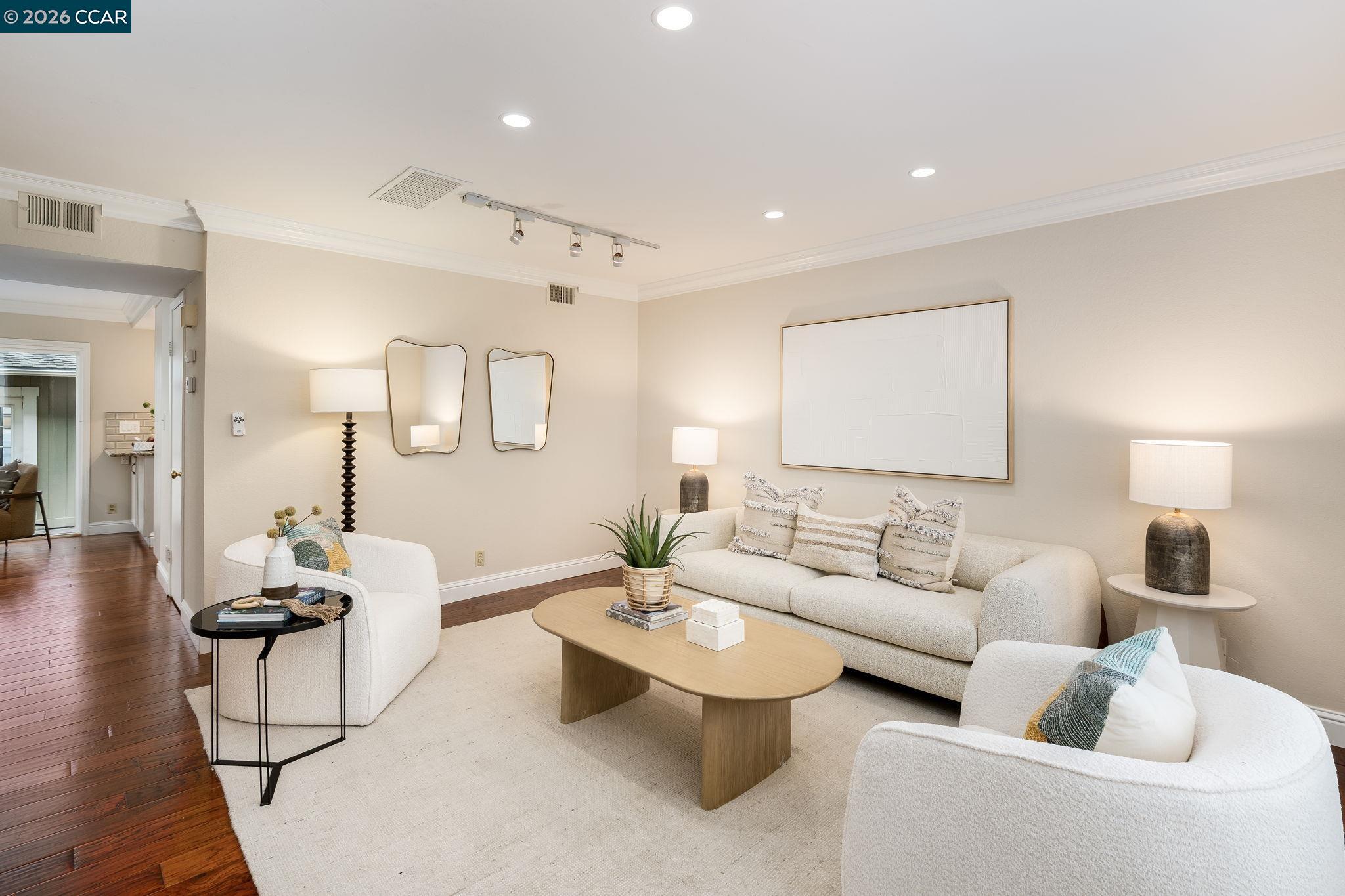 Detail Gallery Image 4 of 35 For 182 Lawnview Circle, Danville,  CA 94526 - 3 Beds | 2/1 Baths