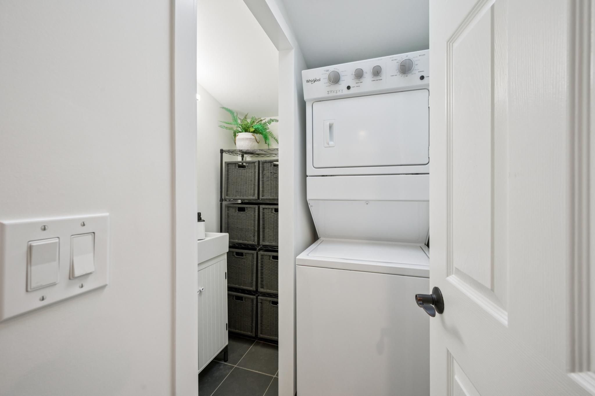 Detail Gallery Image 16 of 54 For 225 E Richmond Ave, Richmond,  CA 94801 - 3 Beds | 2/1 Baths