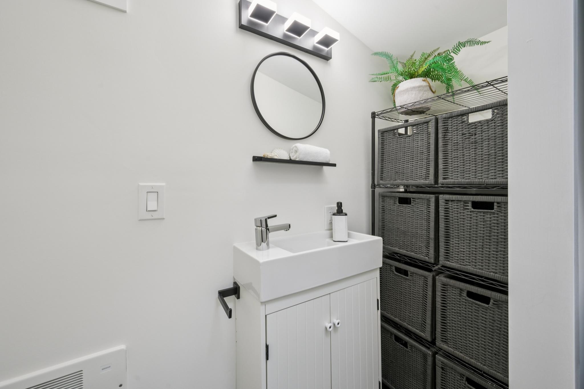 Detail Gallery Image 17 of 54 For 225 E Richmond Ave, Richmond,  CA 94801 - 3 Beds | 2/1 Baths