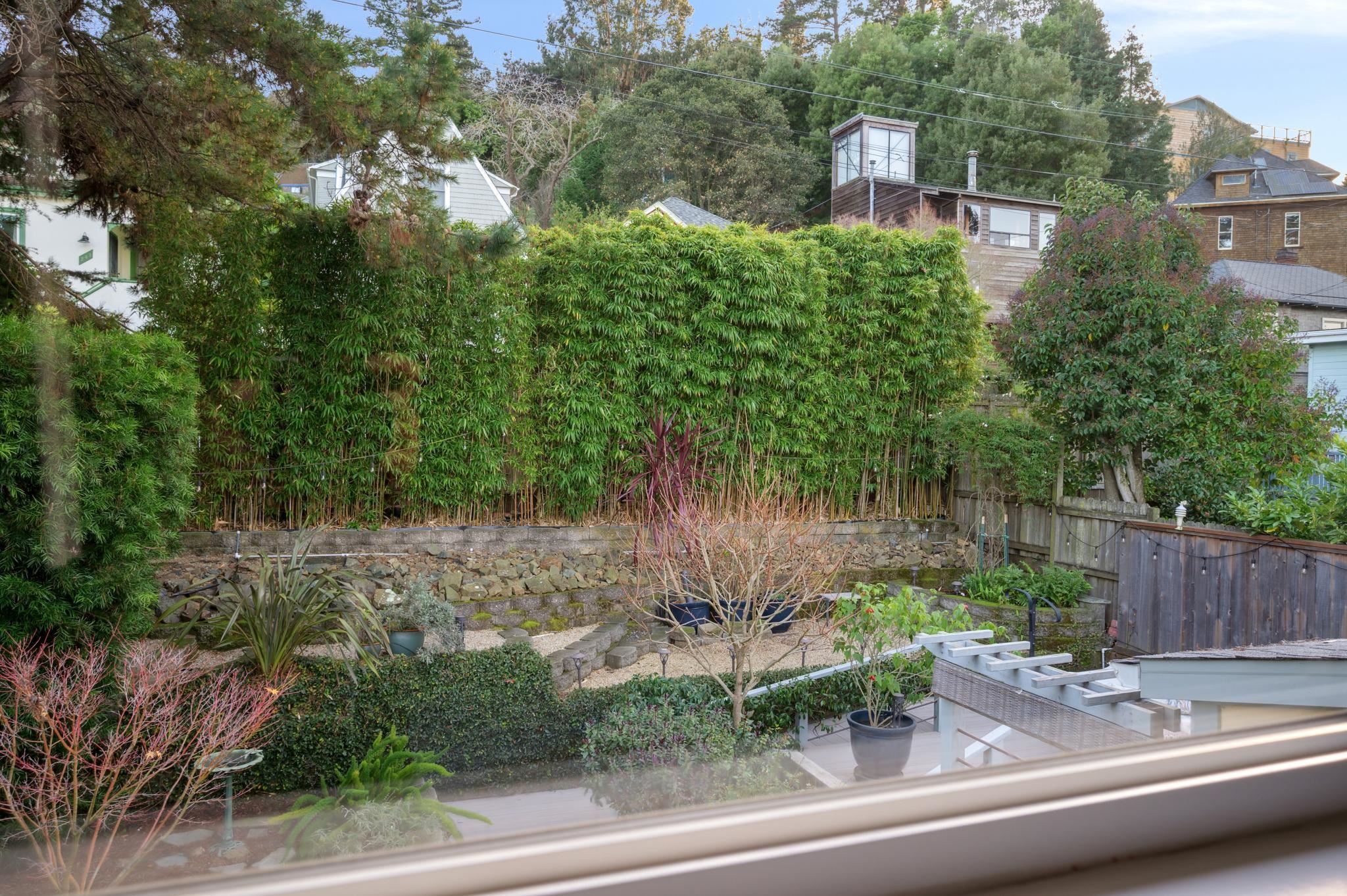 Detail Gallery Image 30 of 54 For 225 E Richmond Ave, Richmond,  CA 94801 - 3 Beds | 2/1 Baths