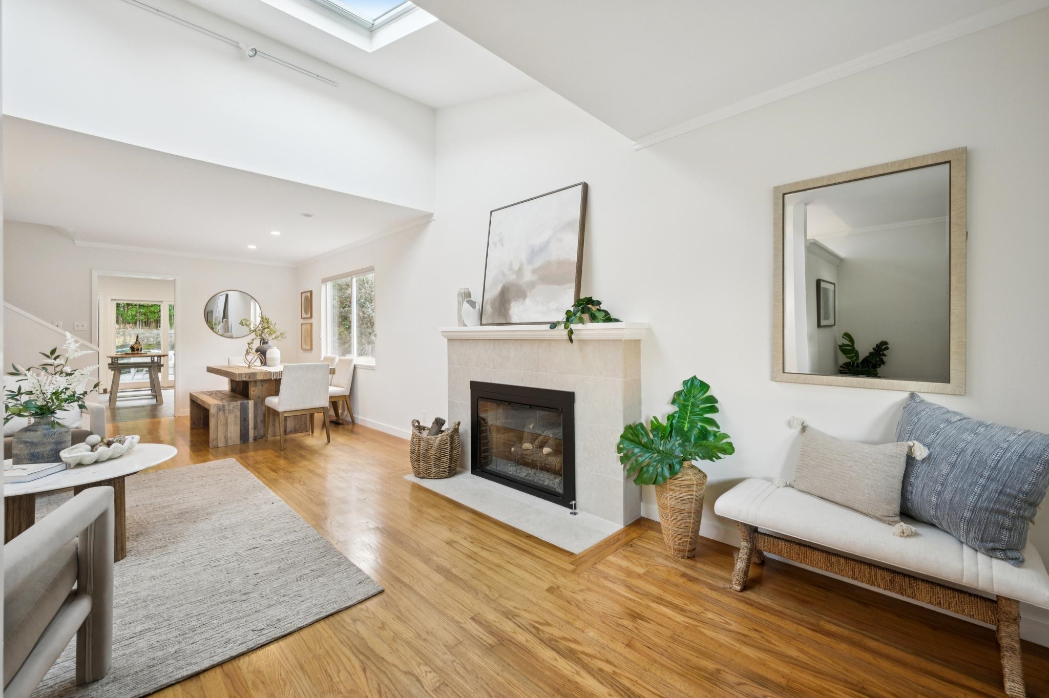 Detail Gallery Image 4 of 54 For 225 E Richmond Ave, Richmond,  CA 94801 - 3 Beds | 2/1 Baths