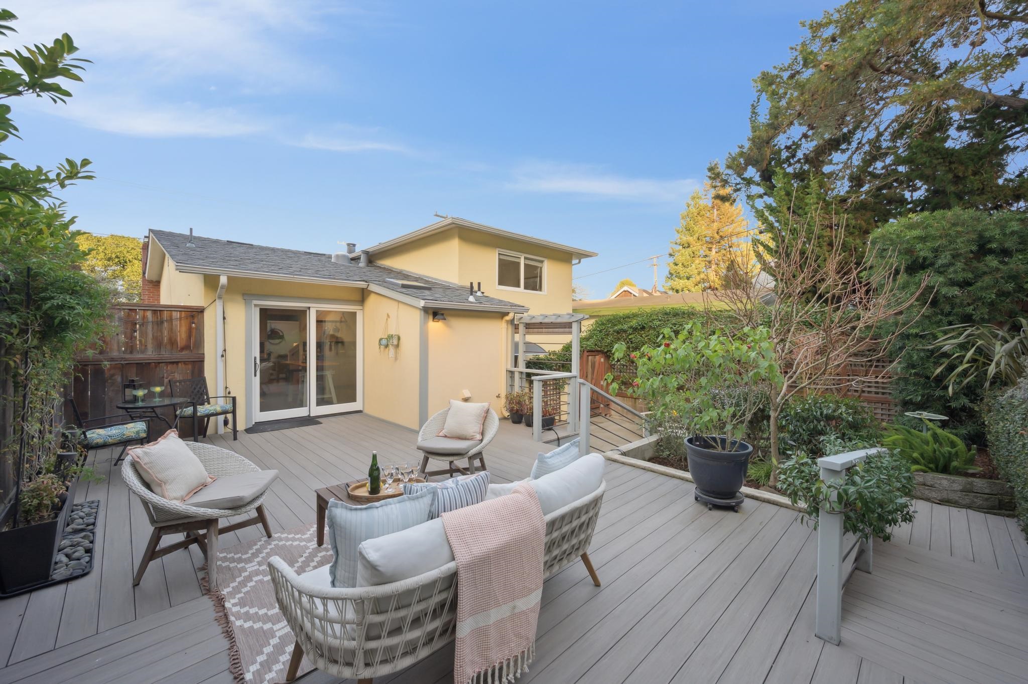 Detail Gallery Image 33 of 54 For 225 E Richmond Ave, Richmond,  CA 94801 - 3 Beds | 2/1 Baths