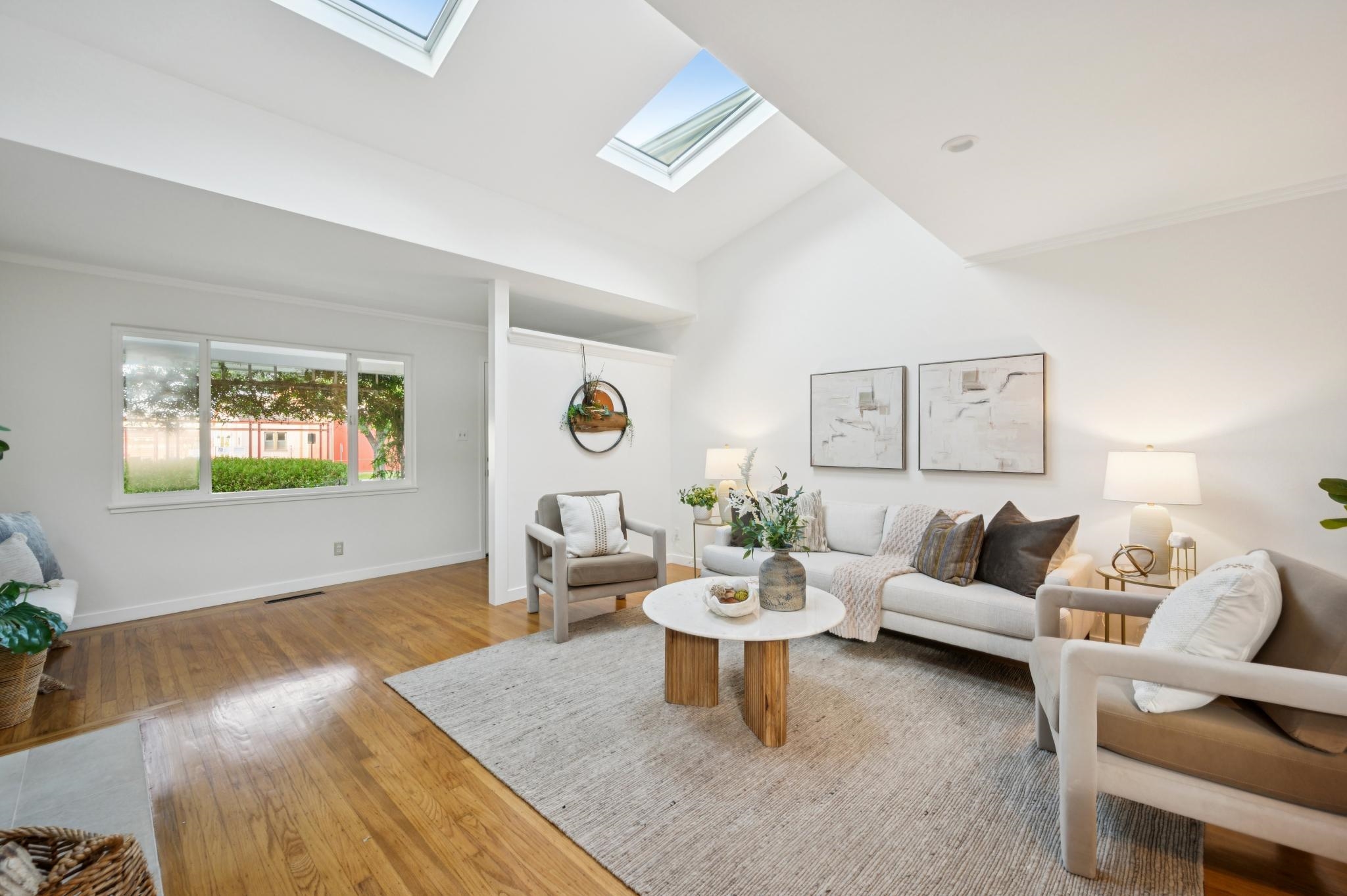 Detail Gallery Image 6 of 54 For 225 E Richmond Ave, Richmond,  CA 94801 - 3 Beds | 2/1 Baths