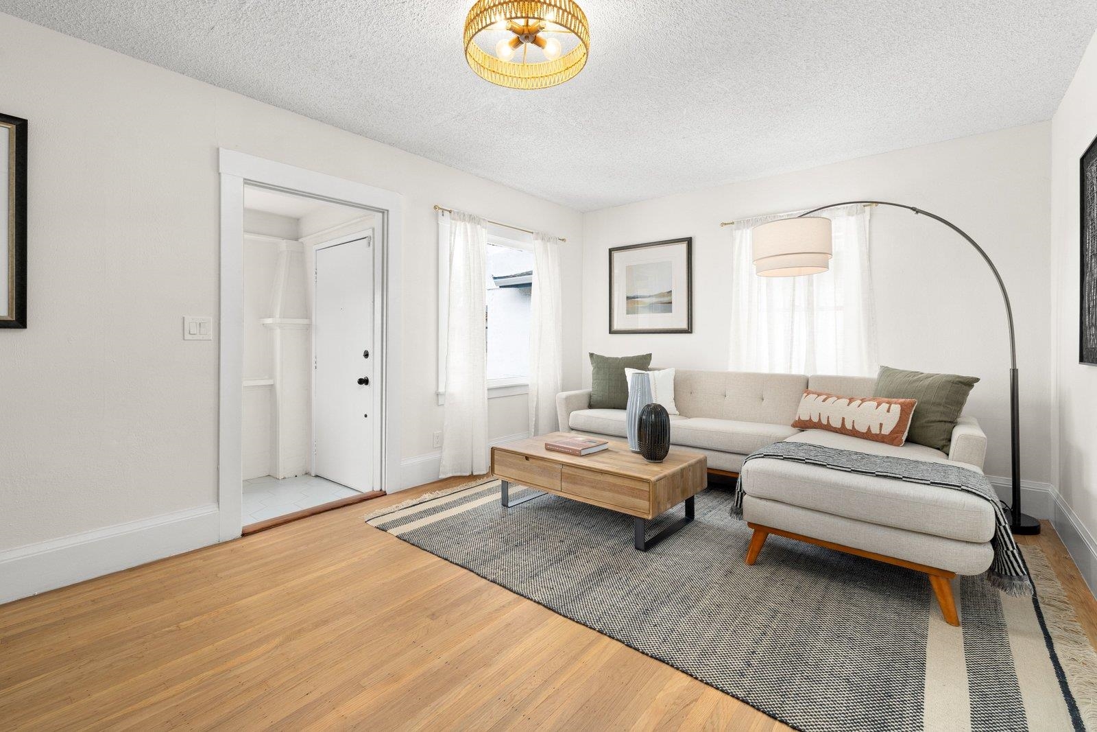 Detail Gallery Image 6 of 33 For 2254 62nd Ave, Oakland,  CA 94605 - 2 Beds | 1 Baths