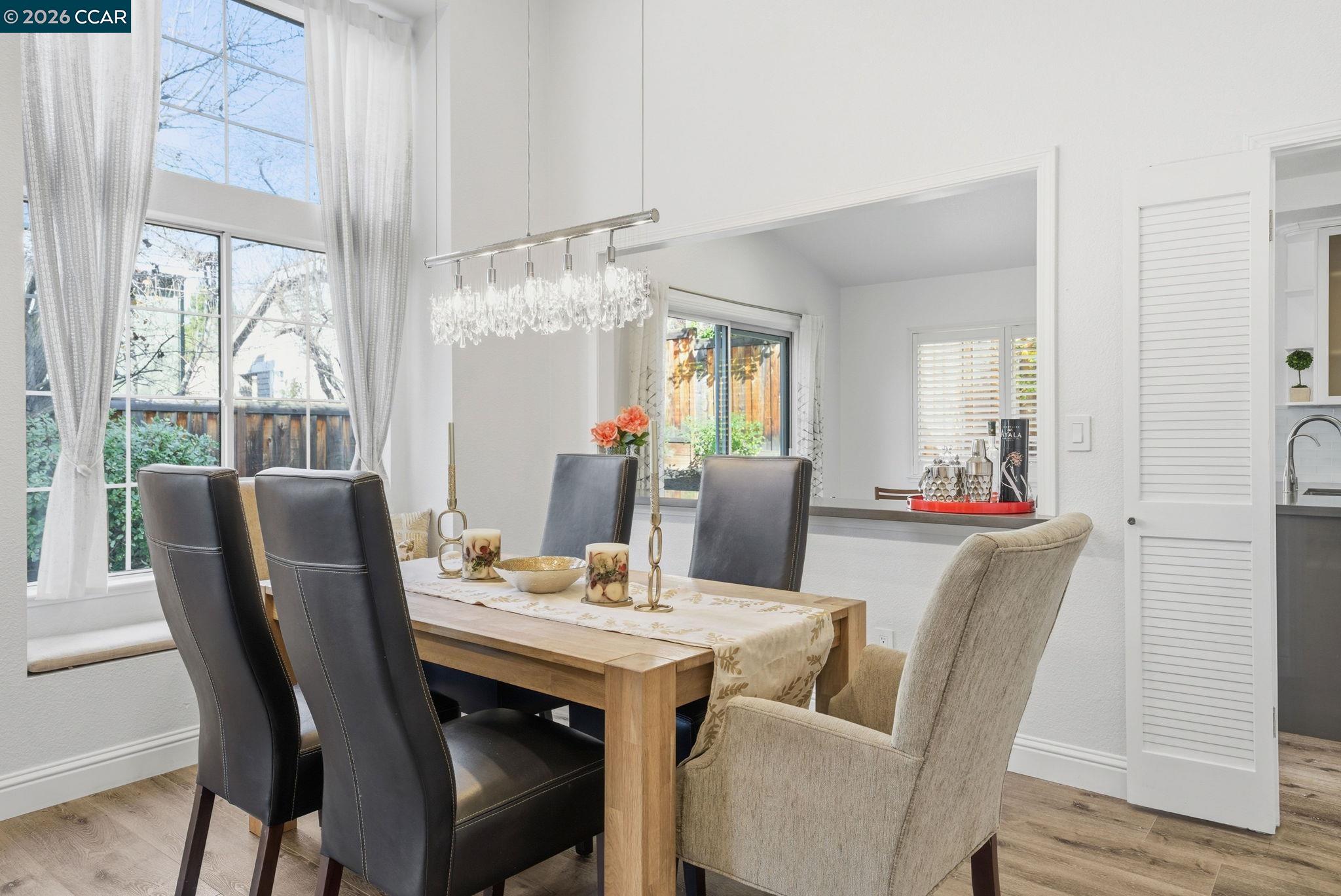 Detail Gallery Image 10 of 41 For 300 Bonaire Ct, Danville,  CA 94506-1414 - 3 Beds | 2 Baths