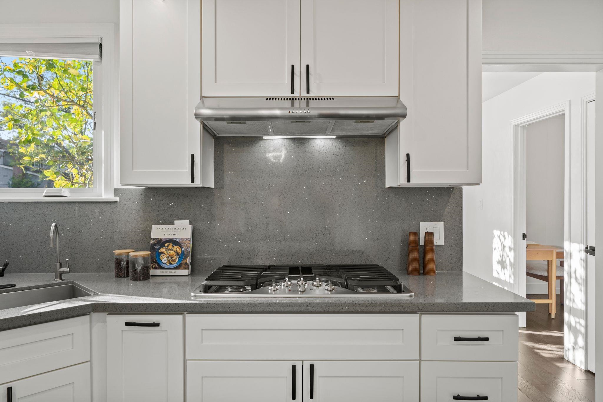 Detail Gallery Image 11 of 46 For 108 Durham St, Menlo Park,  CA 94025 - 3 Beds | 2 Baths