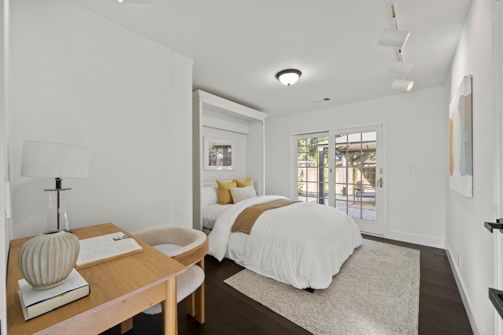 Detail Gallery Image 15 of 46 For 108 Durham St, Menlo Park,  CA 94025 - 3 Beds | 2 Baths