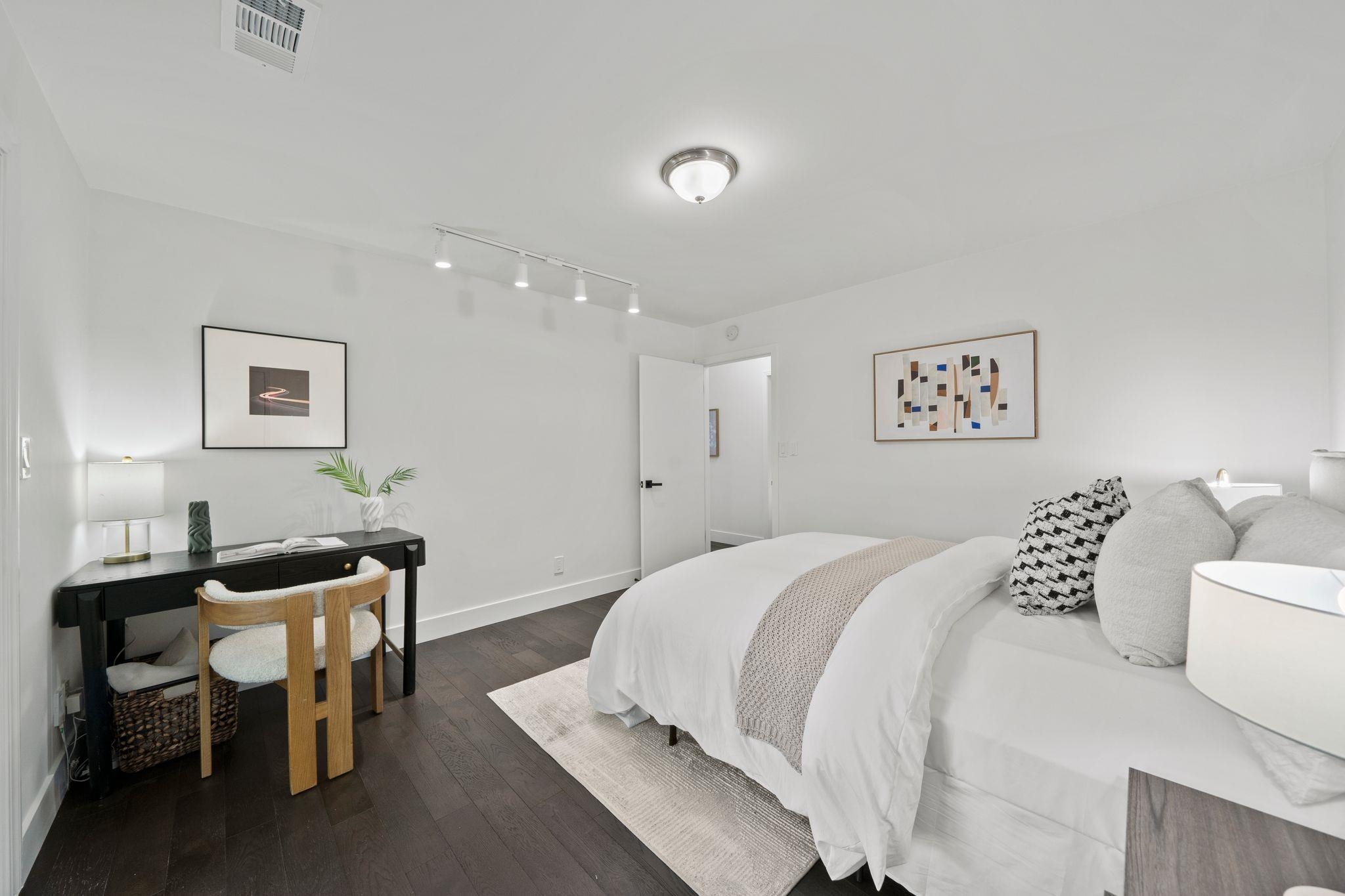 Detail Gallery Image 19 of 46 For 108 Durham St, Menlo Park,  CA 94025 - 3 Beds | 2 Baths