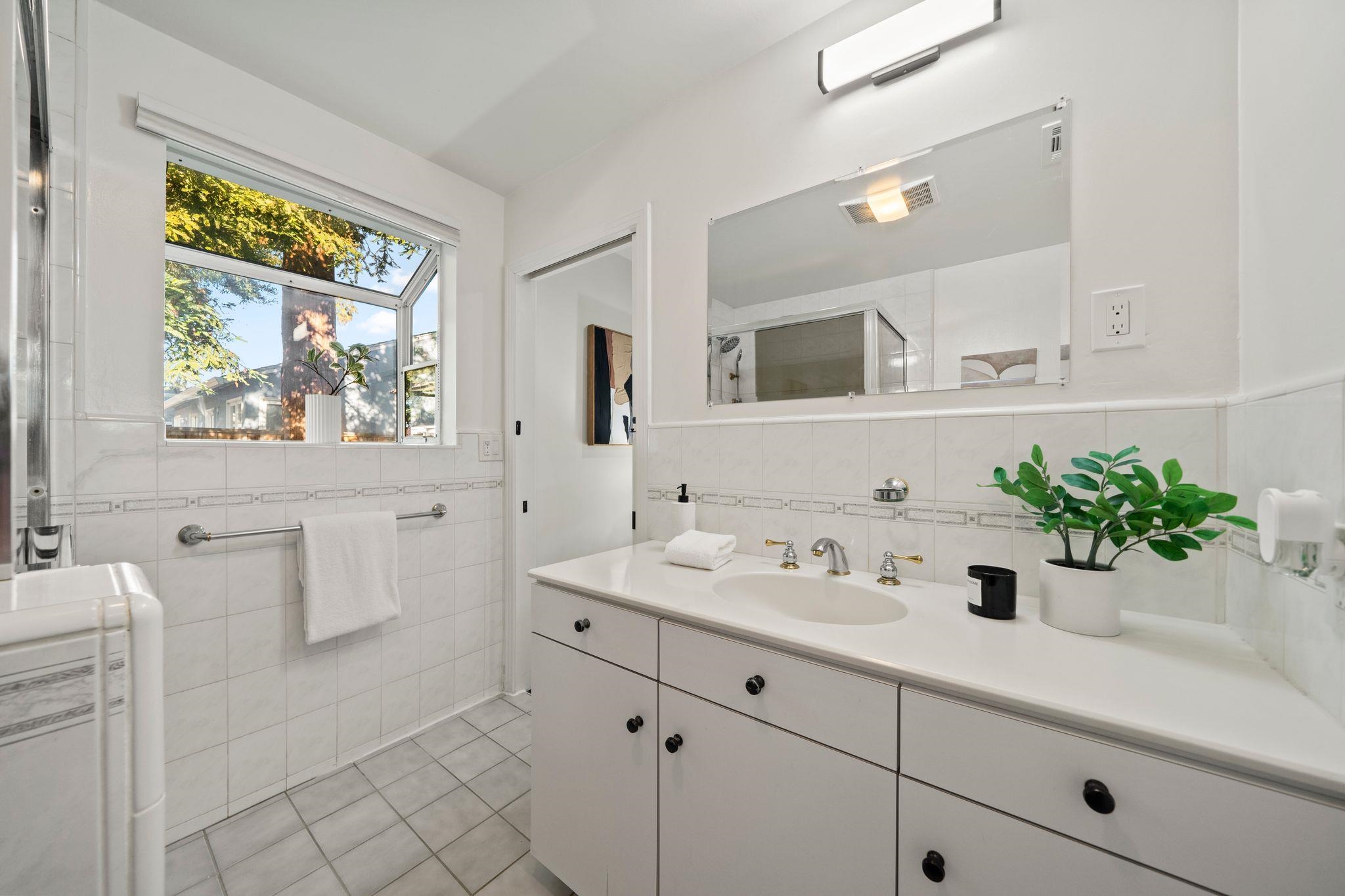 Detail Gallery Image 23 of 46 For 108 Durham St, Menlo Park,  CA 94025 - 3 Beds | 2 Baths