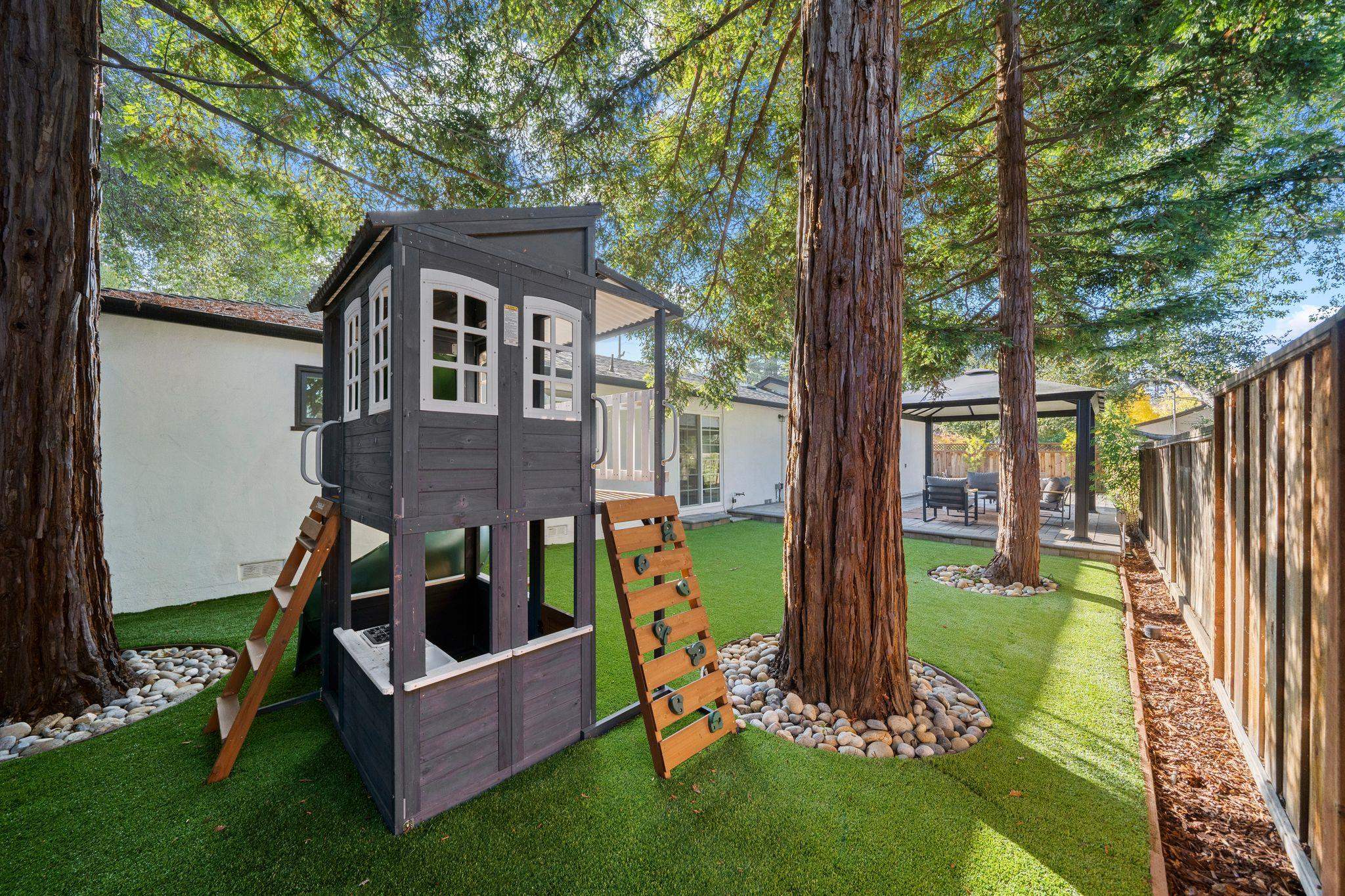 Detail Gallery Image 26 of 46 For 108 Durham St, Menlo Park,  CA 94025 - 3 Beds | 2 Baths