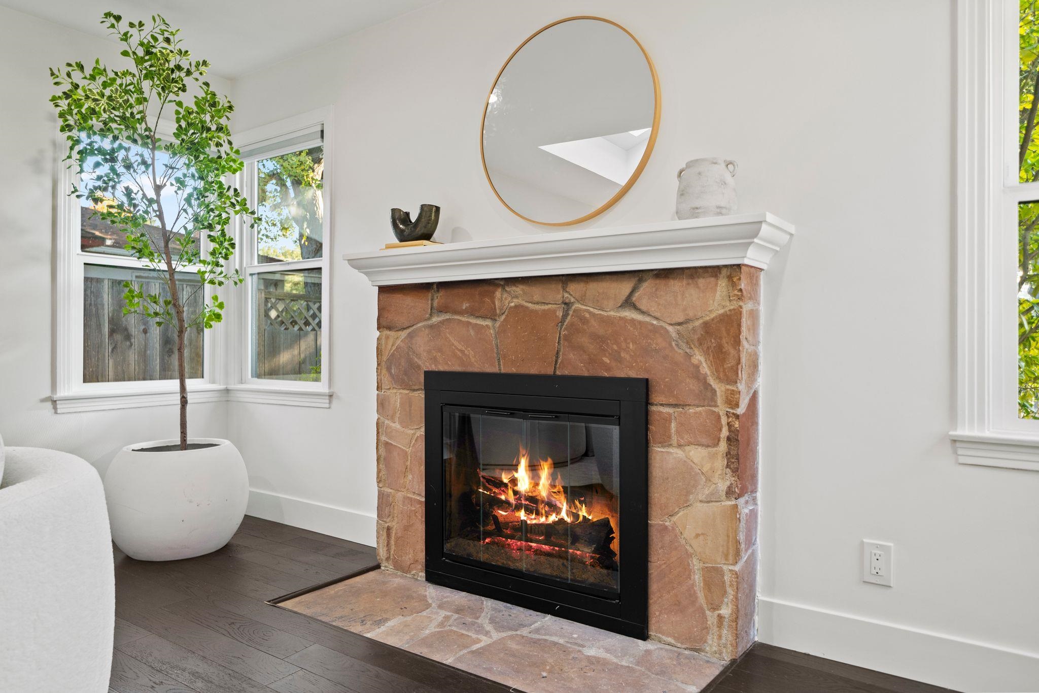 Detail Gallery Image 4 of 46 For 108 Durham St, Menlo Park,  CA 94025 - 3 Beds | 2 Baths