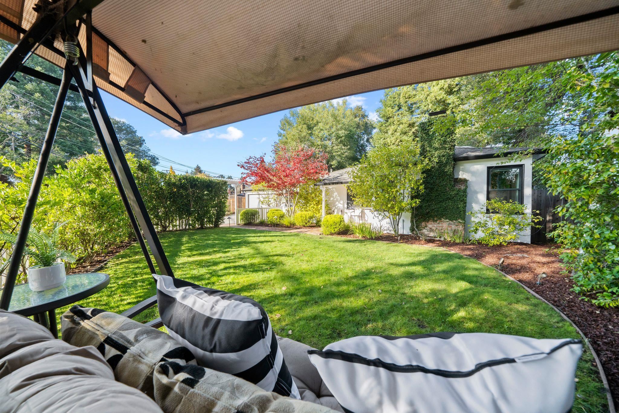 Detail Gallery Image 36 of 46 For 108 Durham St, Menlo Park,  CA 94025 - 3 Beds | 2 Baths