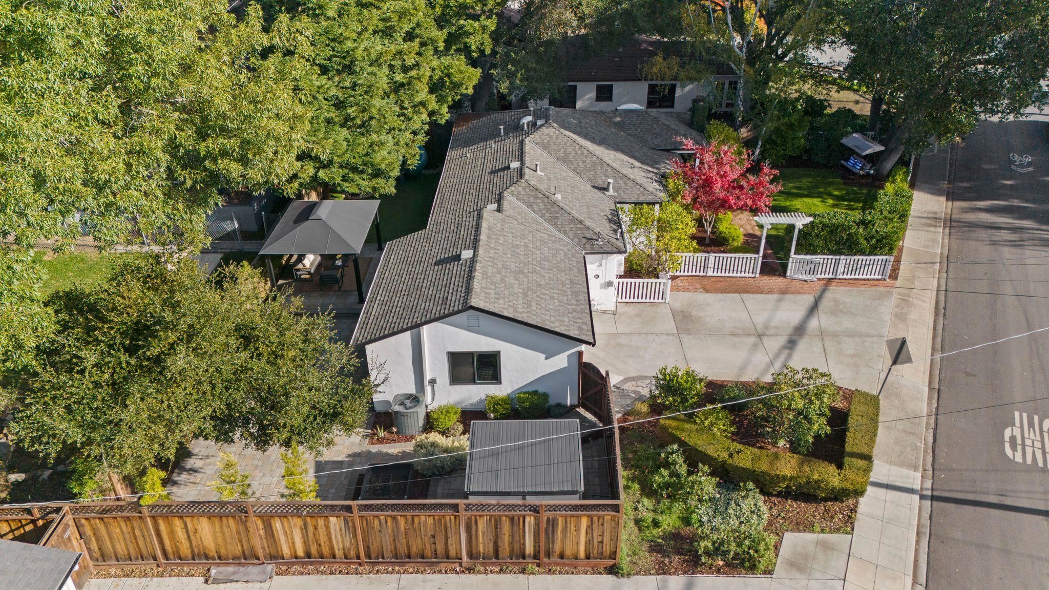 Detail Gallery Image 45 of 46 For 108 Durham St, Menlo Park,  CA 94025 - 3 Beds | 2 Baths