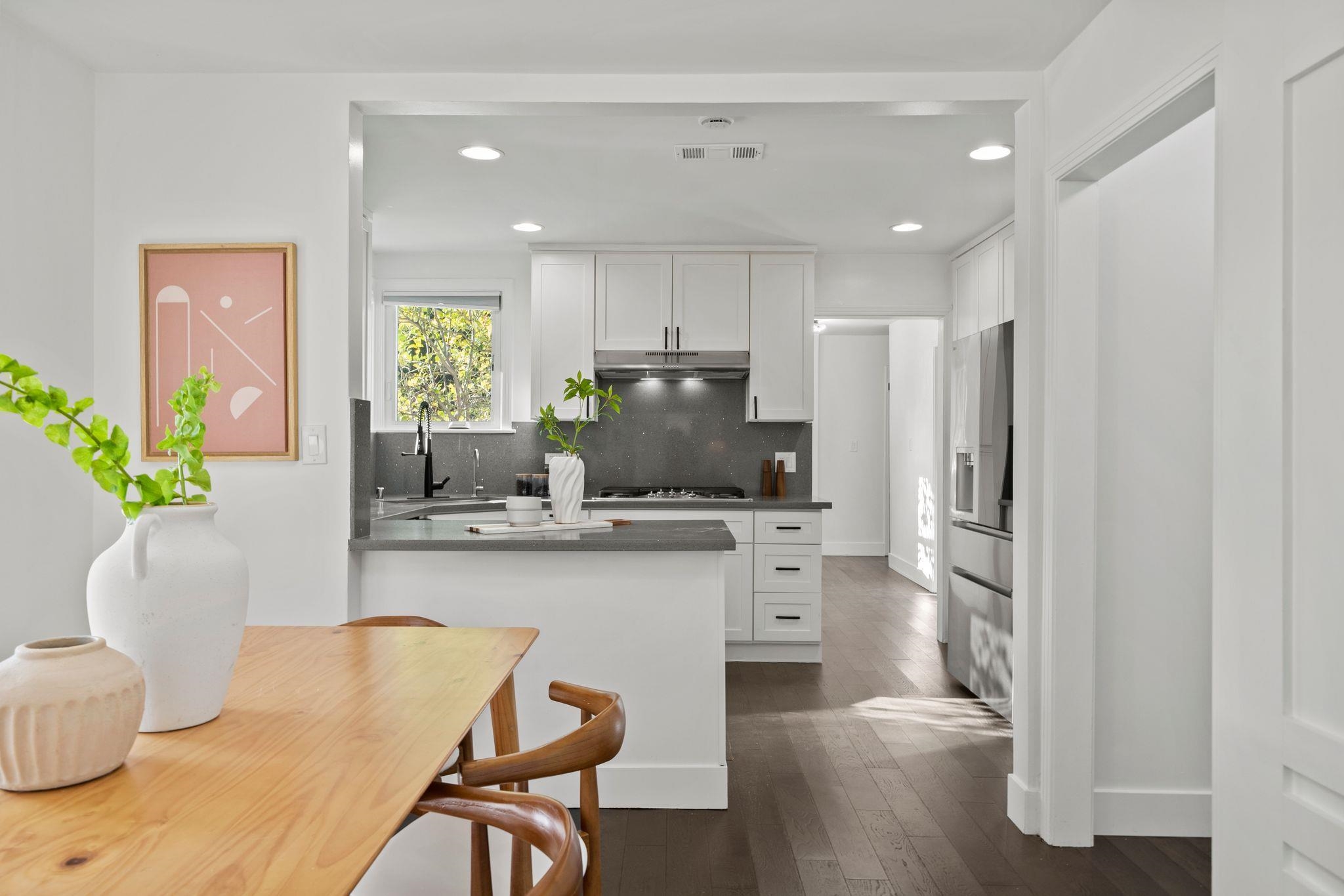 Detail Gallery Image 6 of 46 For 108 Durham St, Menlo Park,  CA 94025 - 3 Beds | 2 Baths