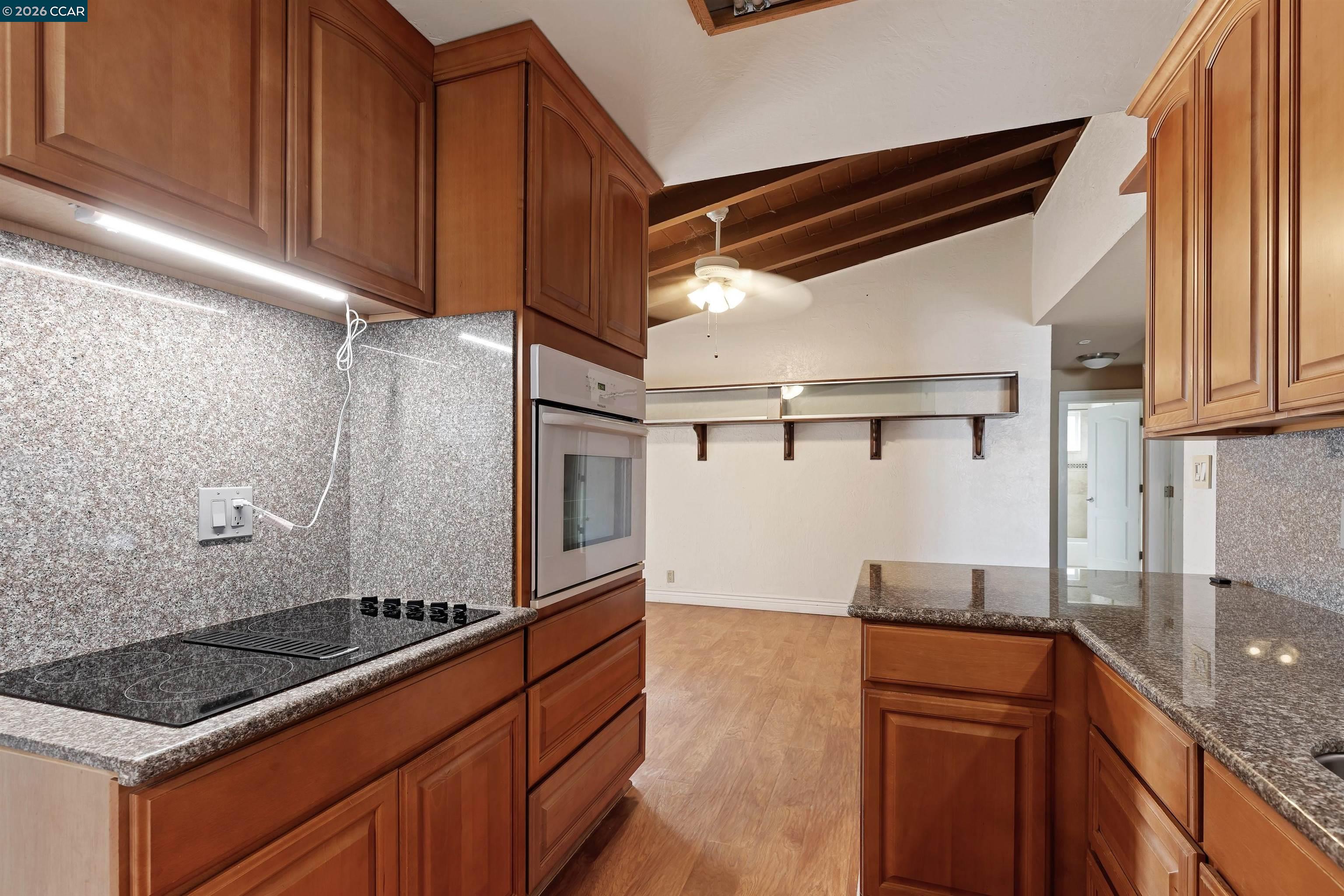 Detail Gallery Image 11 of 24 For 16175 via Walter, San Lorenzo,  CA 94580 - 3 Beds | 2 Baths