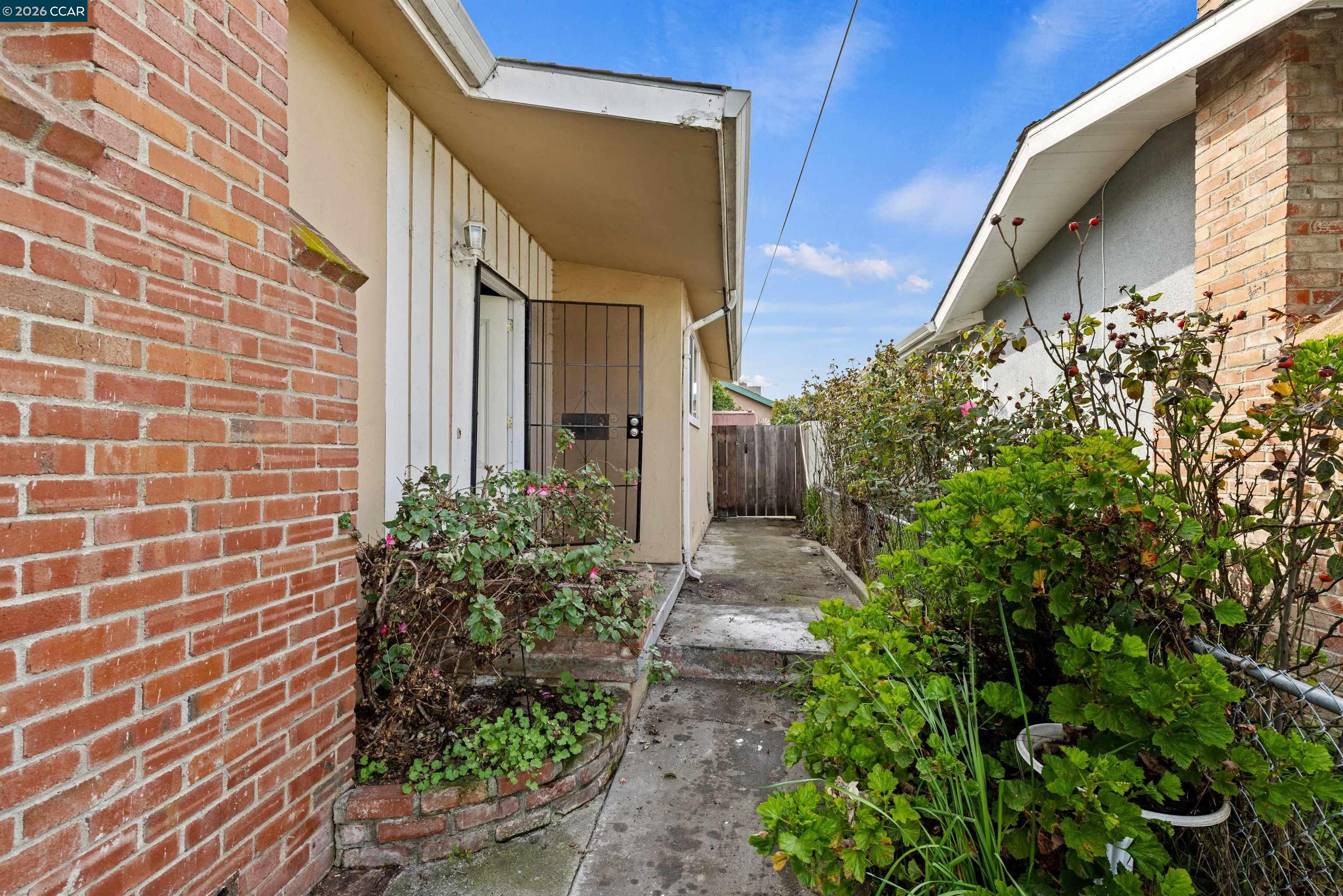 Detail Gallery Image 24 of 24 For 16175 via Walter, San Lorenzo,  CA 94580 - 3 Beds | 2 Baths