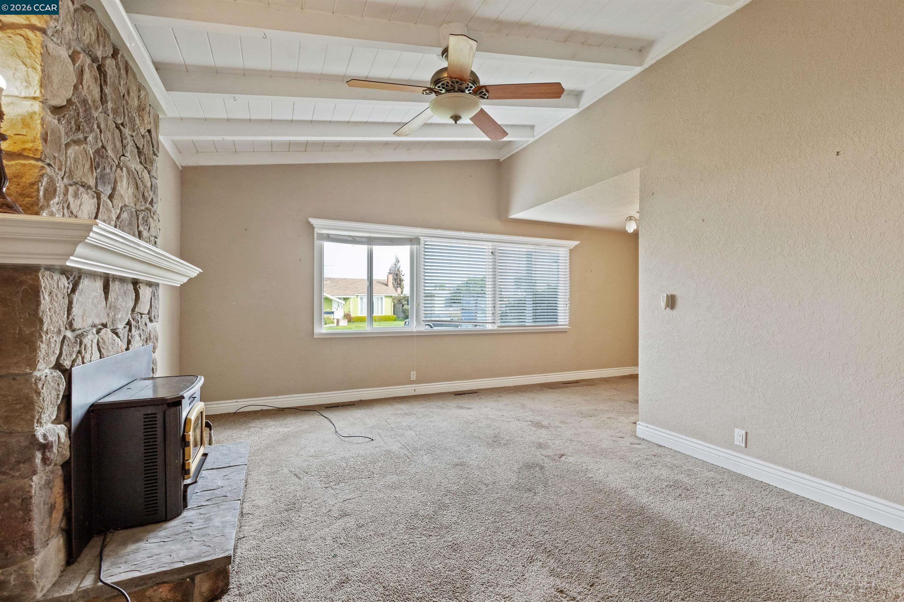Detail Gallery Image 4 of 24 For 16175 via Walter, San Lorenzo,  CA 94580 - 3 Beds | 2 Baths