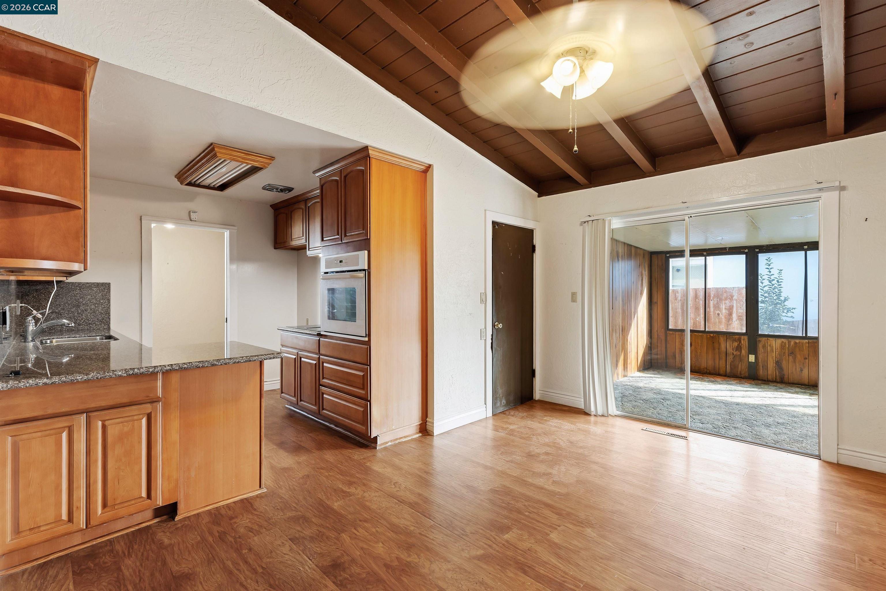 Detail Gallery Image 8 of 24 For 16175 via Walter, San Lorenzo,  CA 94580 - 3 Beds | 2 Baths