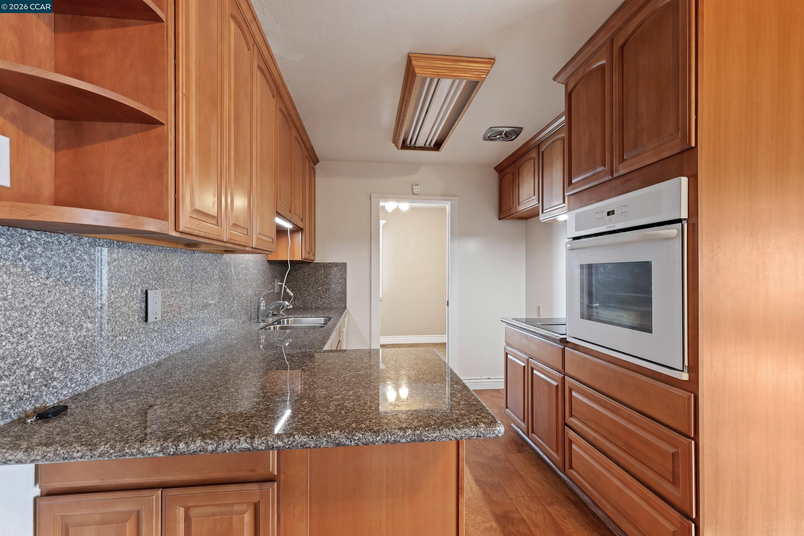 Detail Gallery Image 9 of 24 For 16175 via Walter, San Lorenzo,  CA 94580 - 3 Beds | 2 Baths