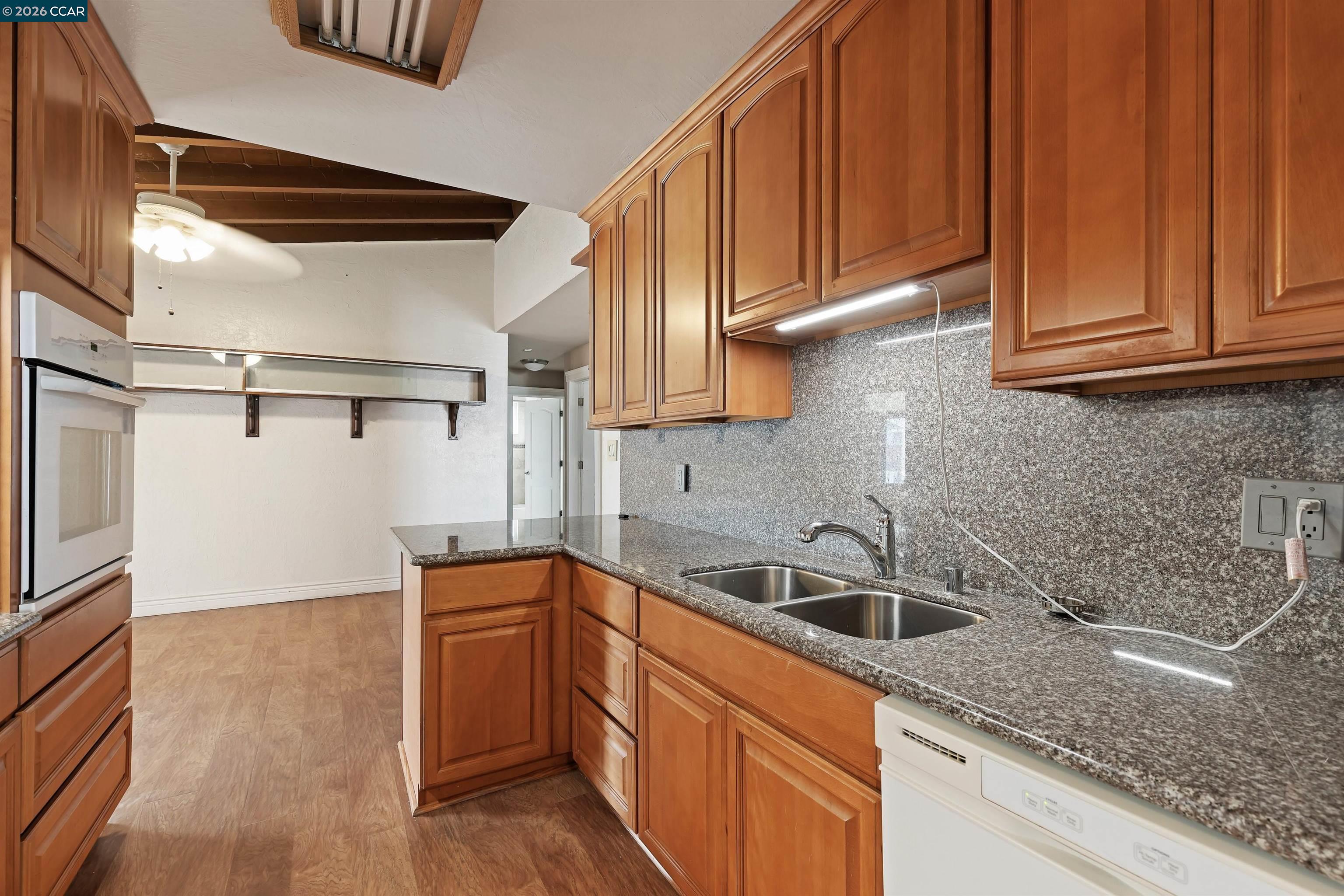 Detail Gallery Image 10 of 24 For 16175 via Walter, San Lorenzo,  CA 94580 - 3 Beds | 2 Baths