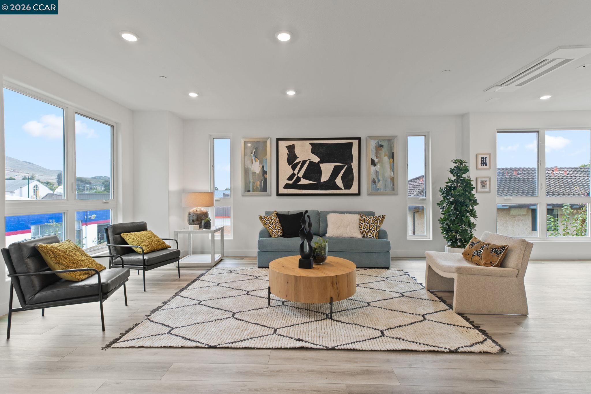 Front Image Thumbnail for CC41122653