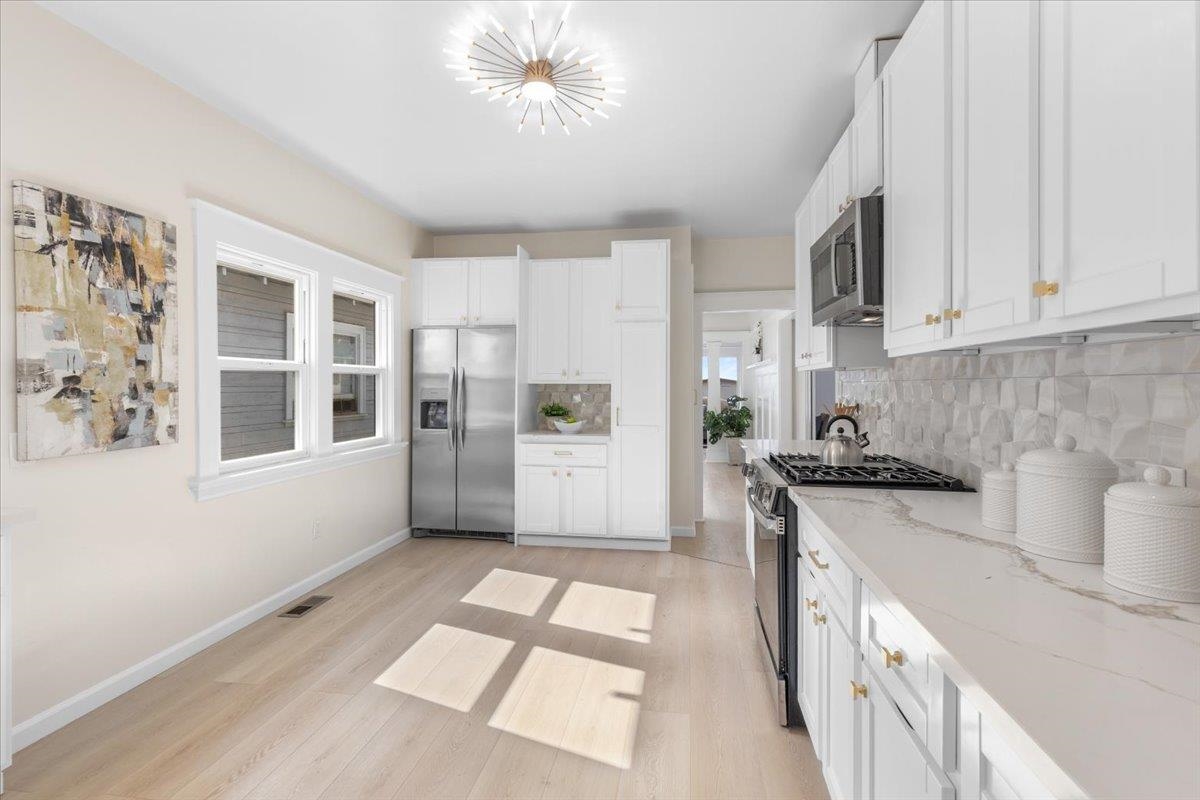 Detail Gallery Image 7 of 31 For 1237 Ashby Ave, Berkeley,  CA 94702 - 2 Beds | 2 Baths