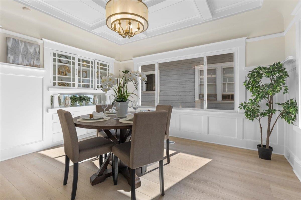 Detail Gallery Image 9 of 31 For 1237 Ashby Ave, Berkeley,  CA 94702 - 2 Beds | 2 Baths