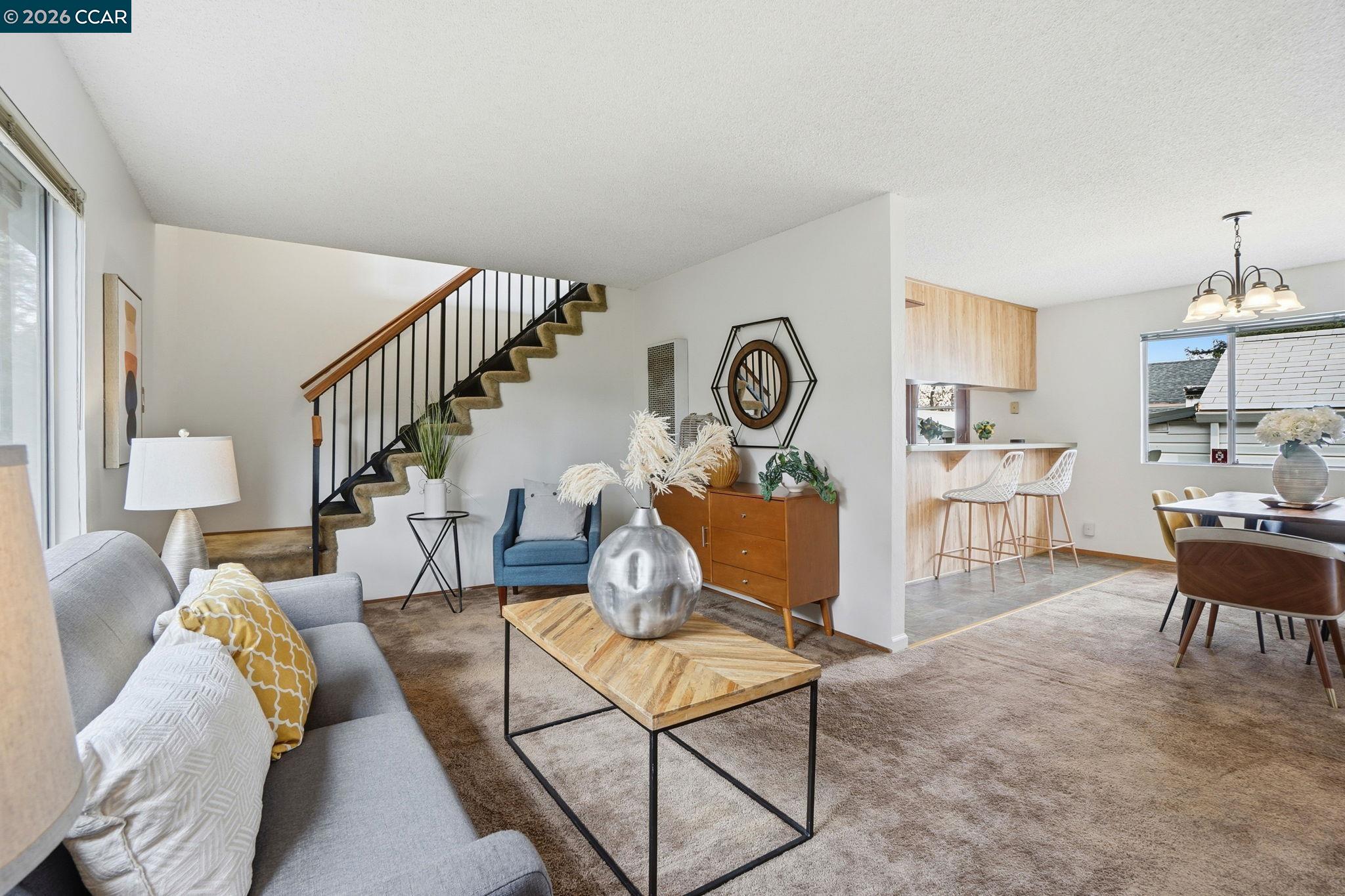 Detail Gallery Image 4 of 35 For 871 Merle Ave, Martinez,  CA 94553 - 3 Beds | 2 Baths