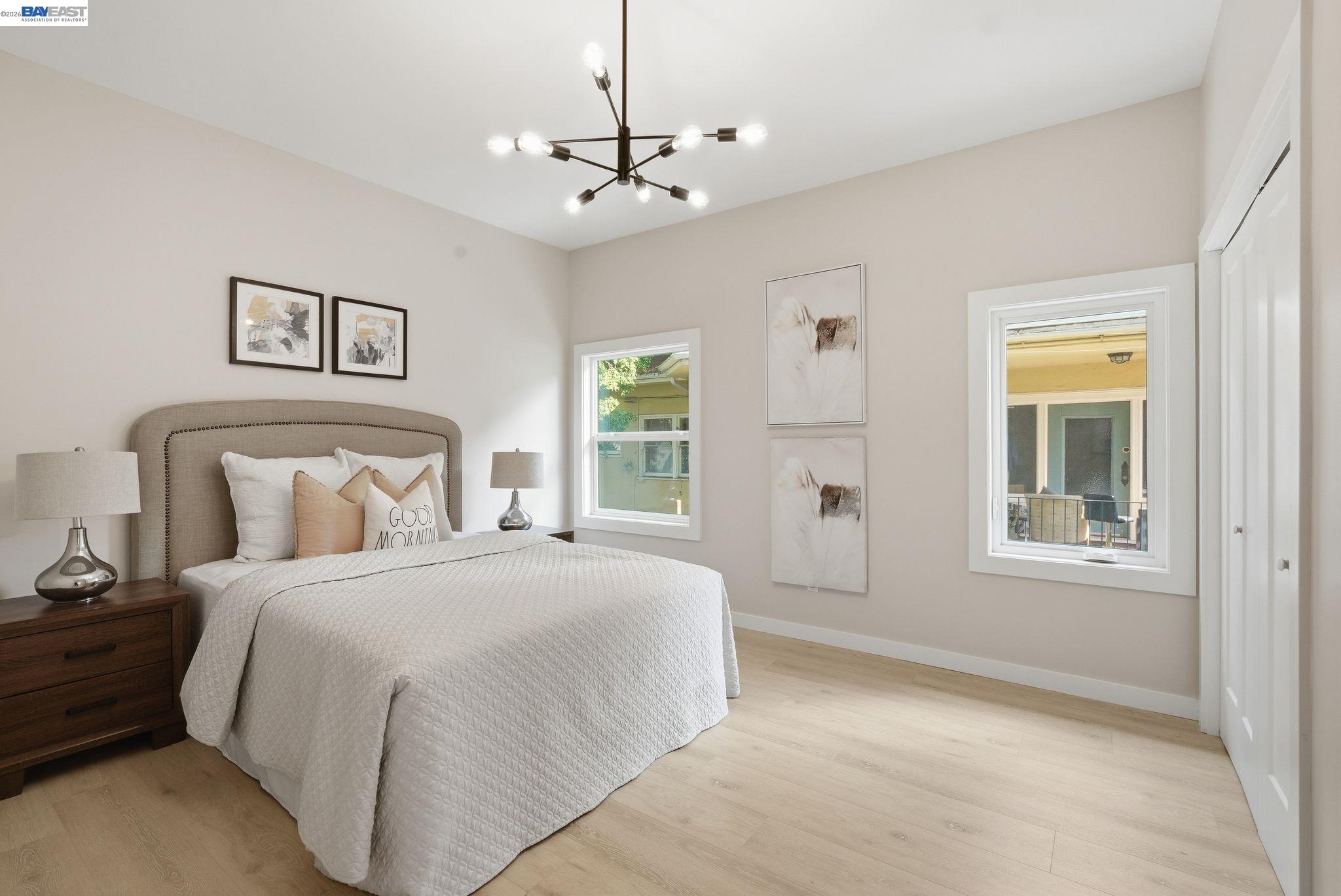 Detail Gallery Image 15 of 52 For 335 Hanover Ave, Oakland,  CA 94606 - 7 Beds | 6 Baths