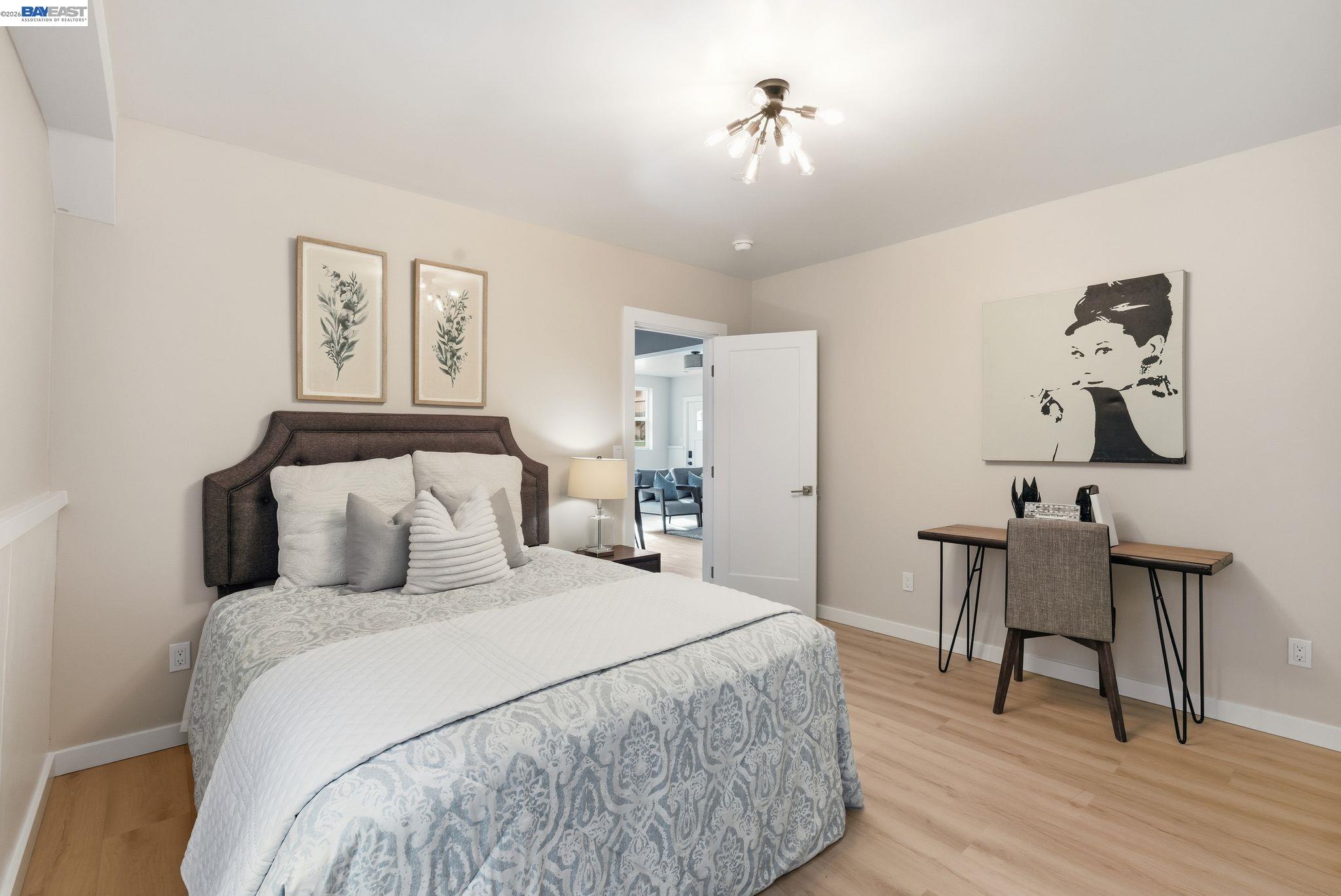 Detail Gallery Image 28 of 52 For 335 Hanover Ave, Oakland,  CA 94606 - 7 Beds | 6 Baths