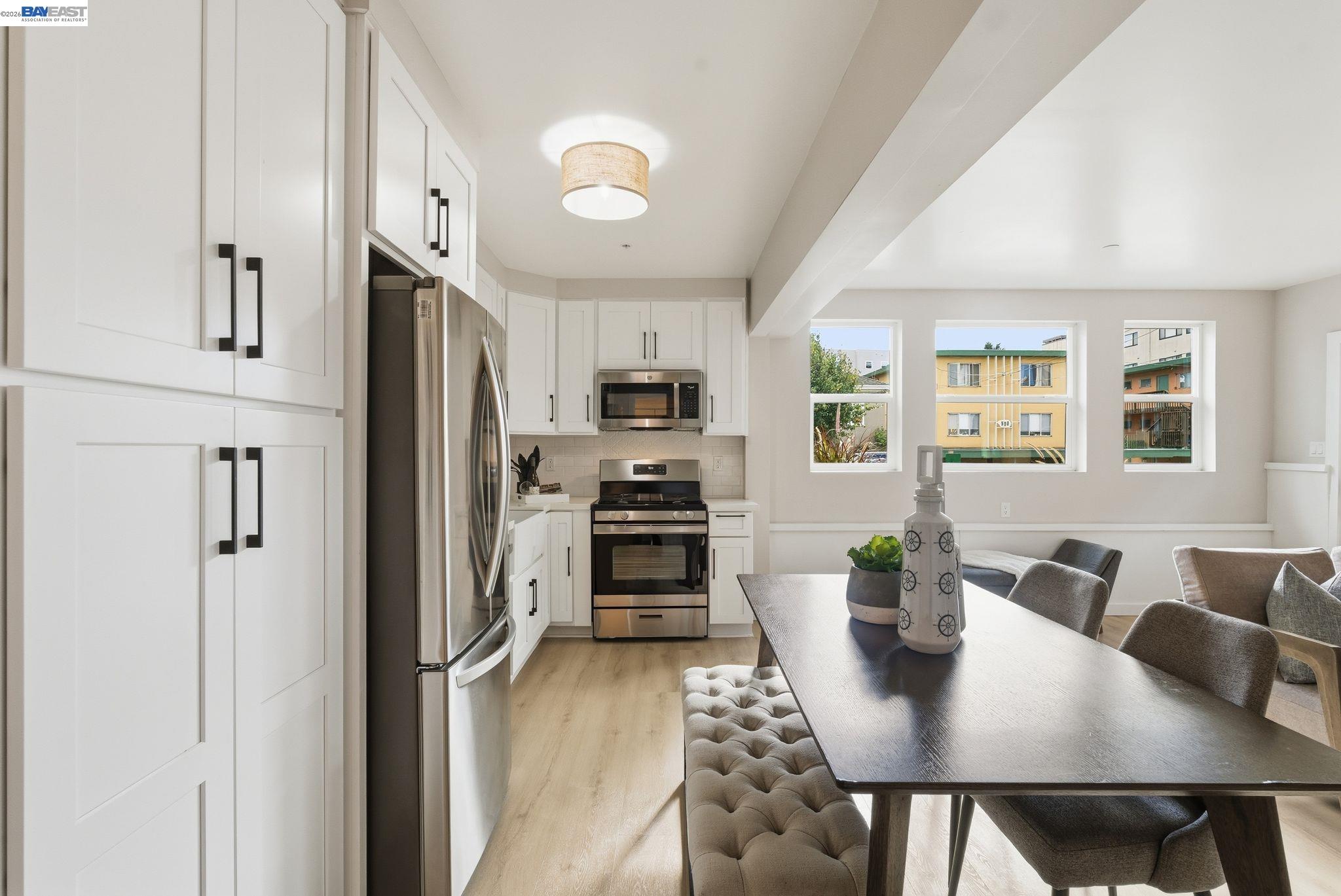 Detail Gallery Image 30 of 52 For 335 Hanover Ave, Oakland,  CA 94606 - 7 Beds | 6 Baths