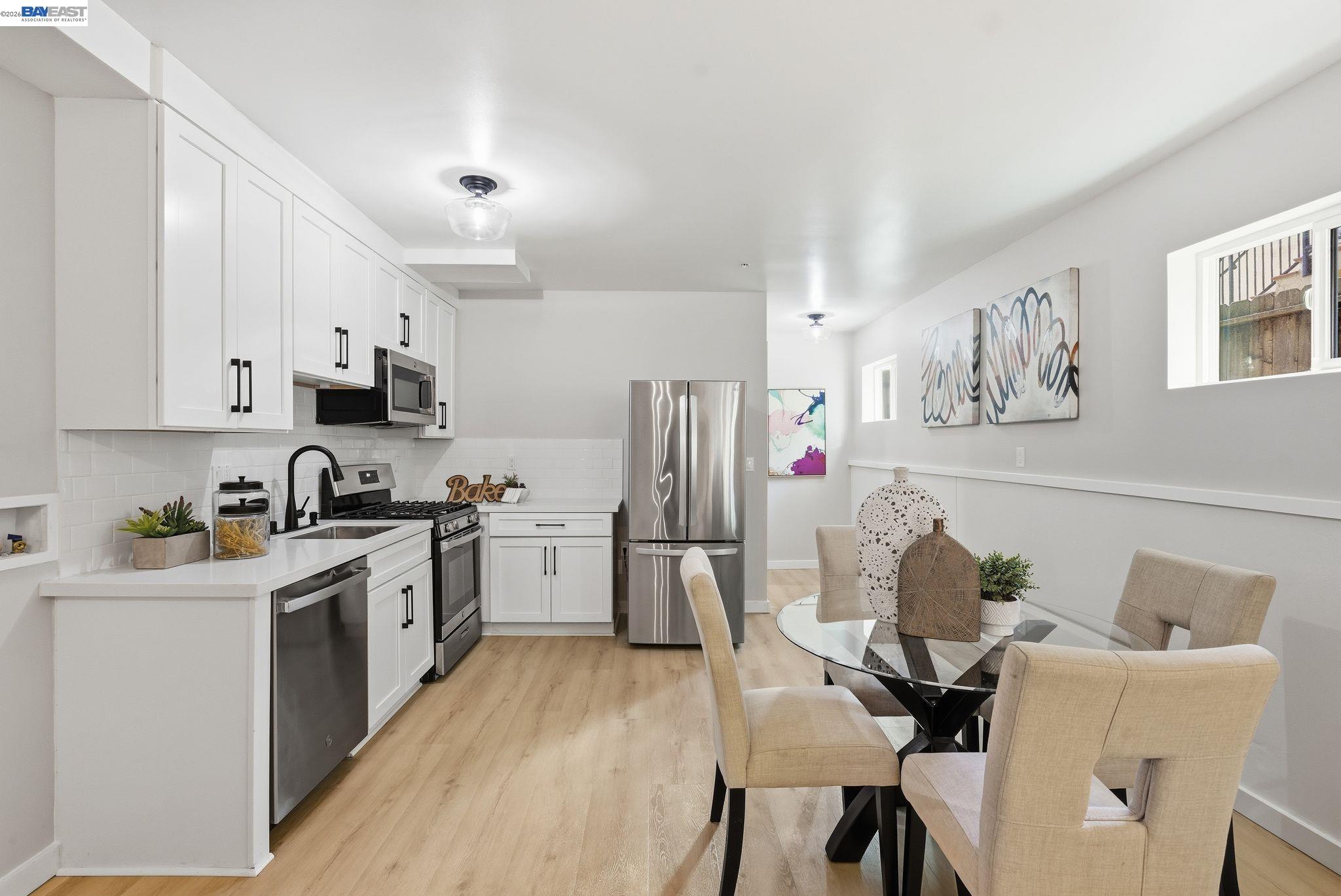 Detail Gallery Image 32 of 52 For 335 Hanover Ave, Oakland,  CA 94606 - 7 Beds | 6 Baths