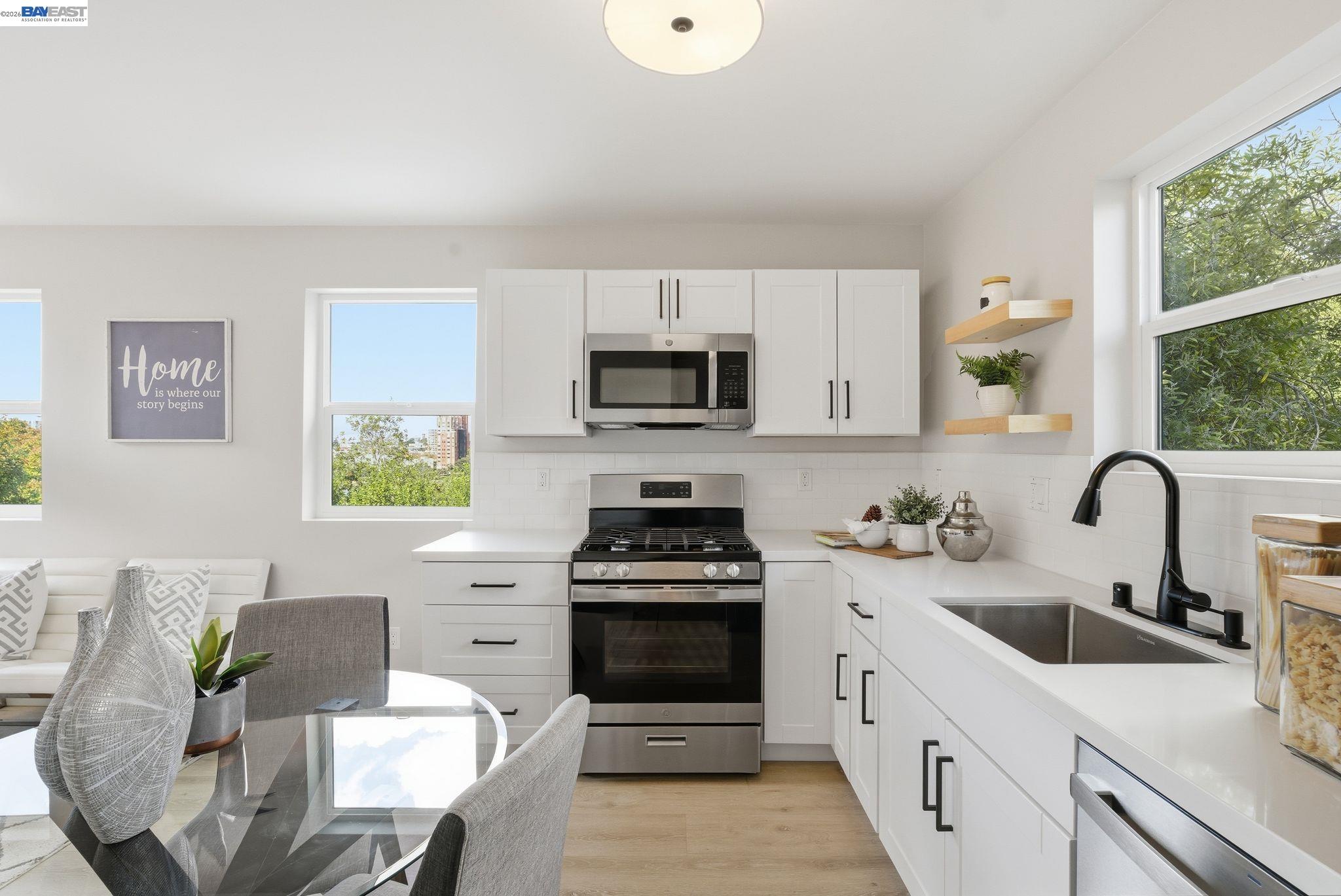 Detail Gallery Image 39 of 52 For 335 Hanover Ave, Oakland,  CA 94606 - 7 Beds | 6 Baths