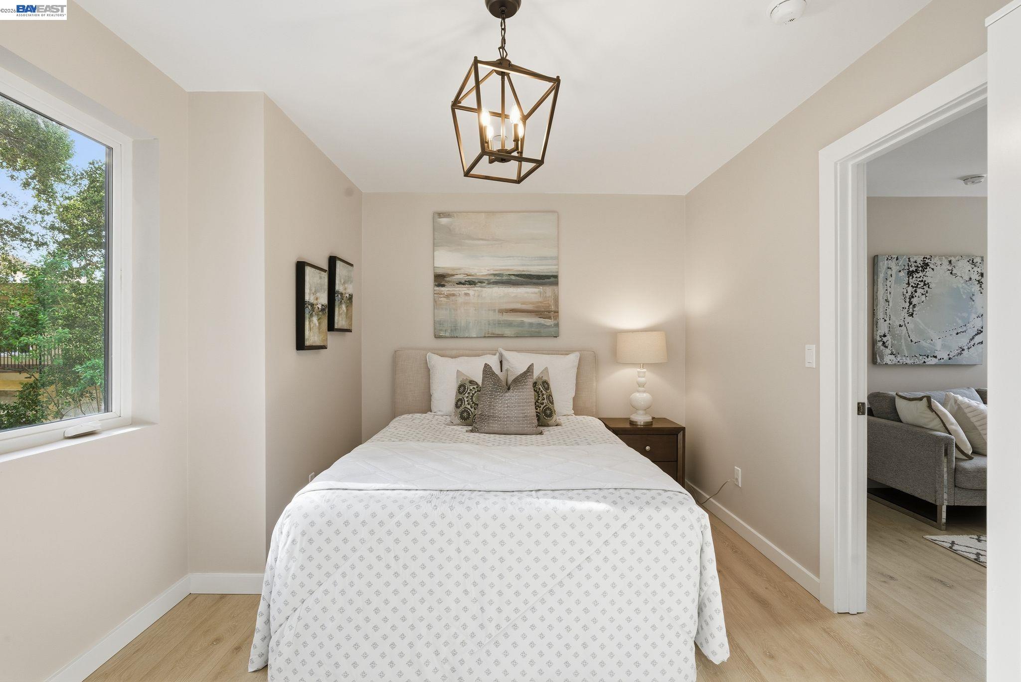 Detail Gallery Image 40 of 52 For 335 Hanover Ave, Oakland,  CA 94606 - 7 Beds | 6 Baths