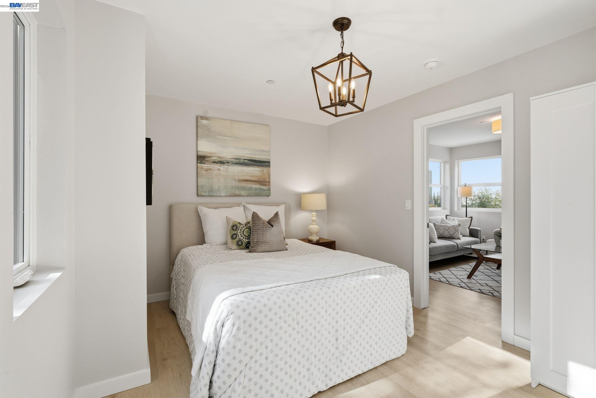 Detail Gallery Image 41 of 52 For 335 Hanover Ave, Oakland,  CA 94606 - 7 Beds | 6 Baths