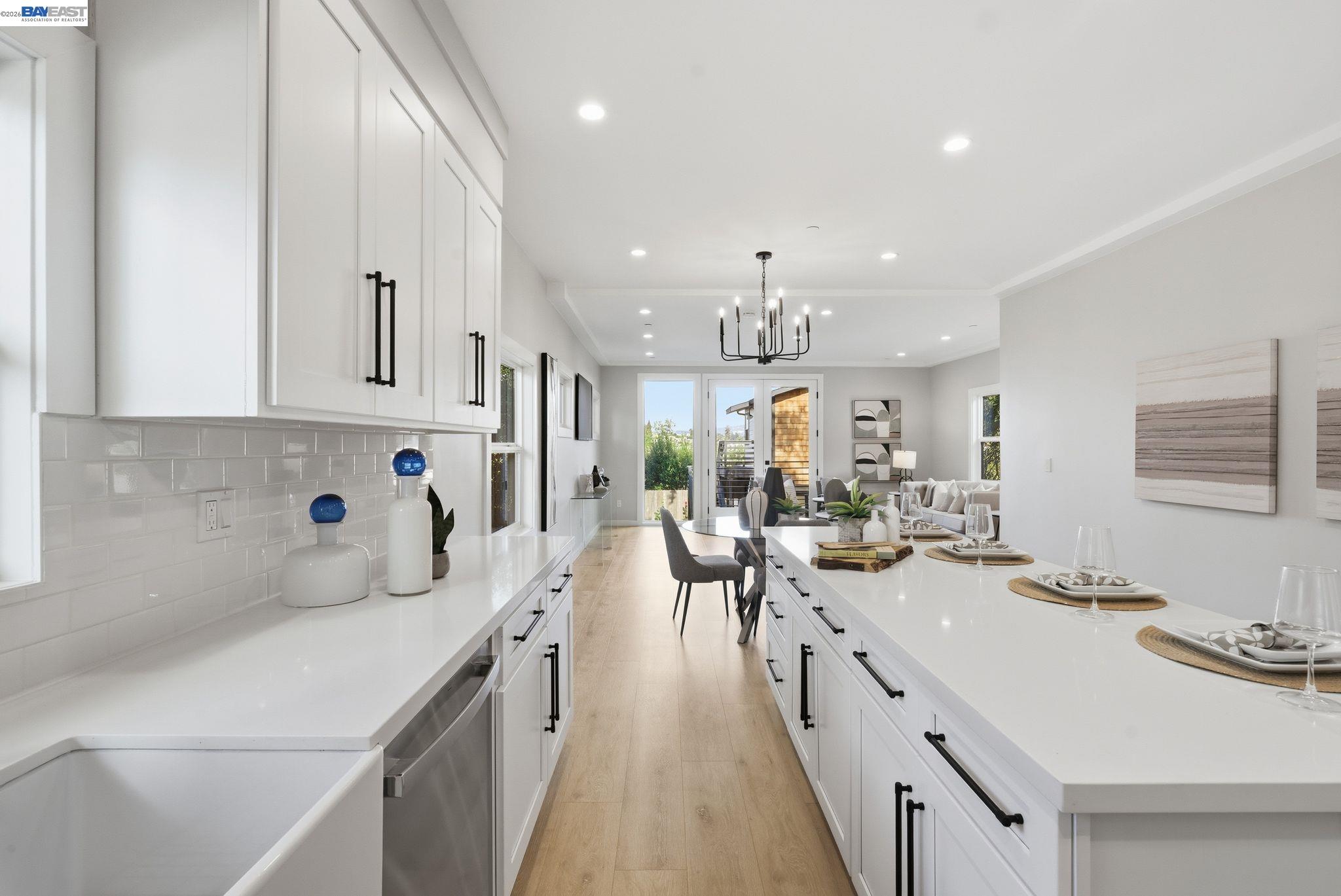 Detail Gallery Image 6 of 52 For 335 Hanover Ave, Oakland,  CA 94606 - 7 Beds | 6 Baths