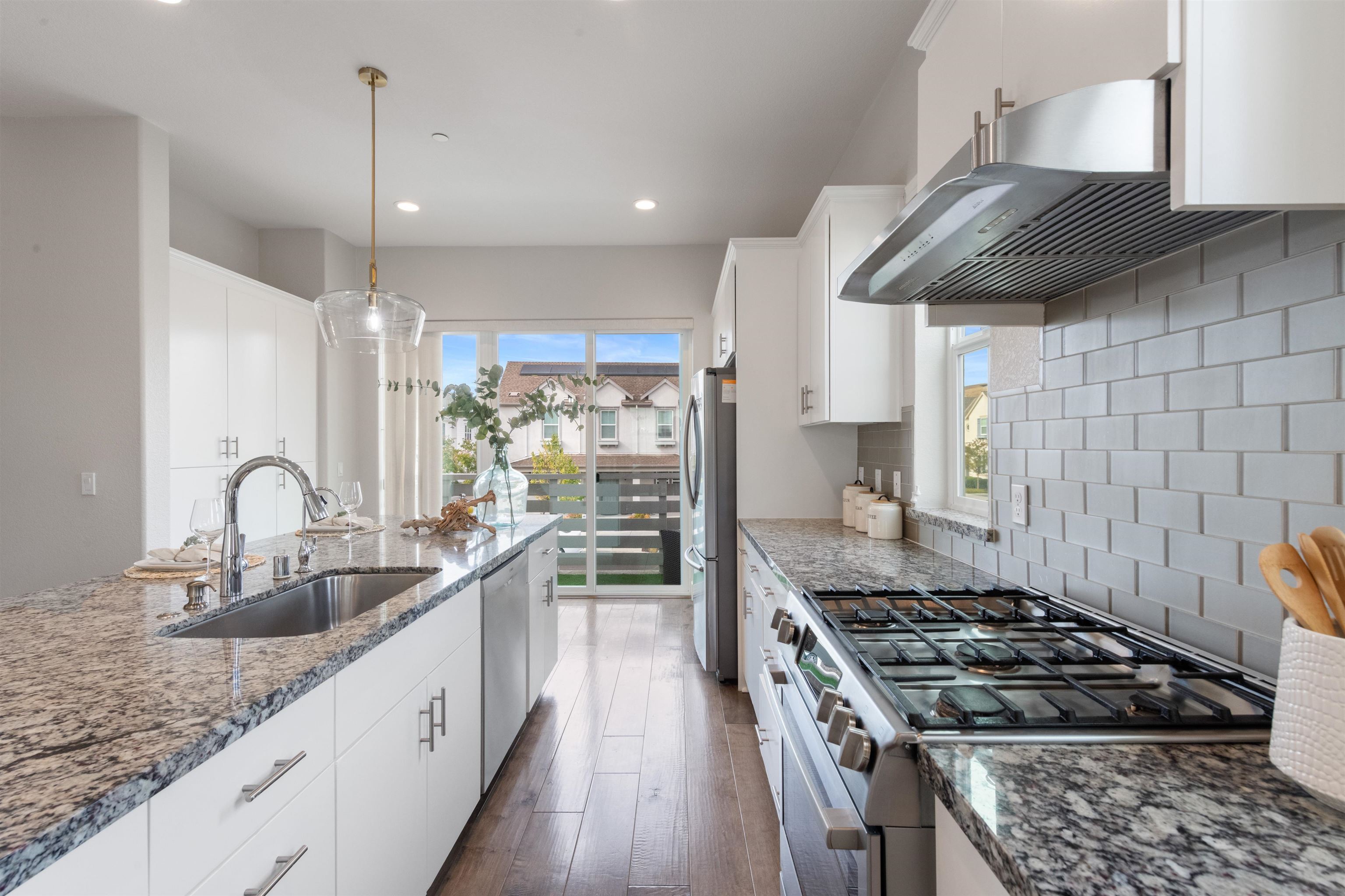 Detail Gallery Image 7 of 35 For 4371 Panorama Dr, Dublin,  CA 94568 - 3 Beds | 2/1 Baths