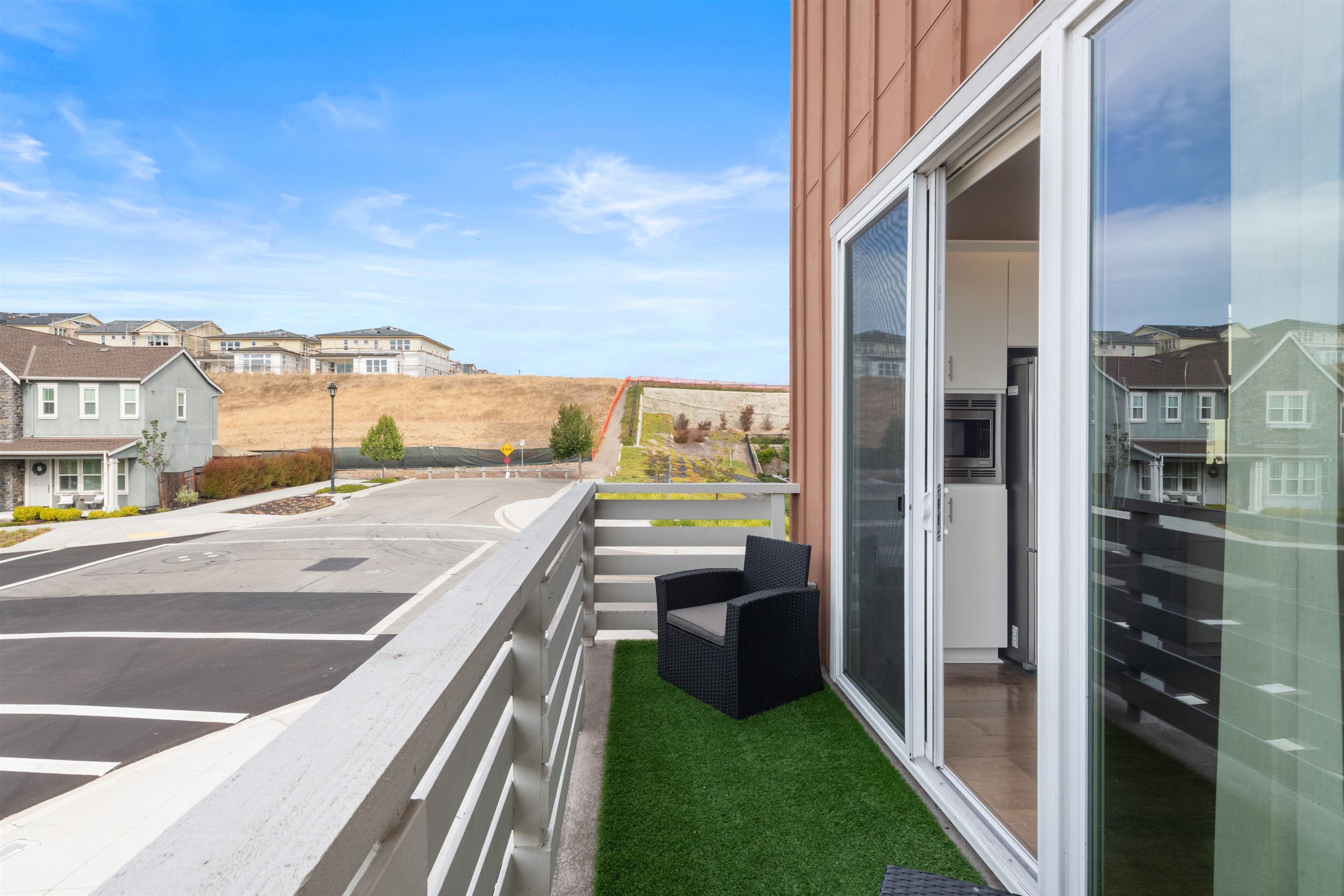 Detail Gallery Image 10 of 35 For 4371 Panorama Dr, Dublin,  CA 94568 - 3 Beds | 2/1 Baths