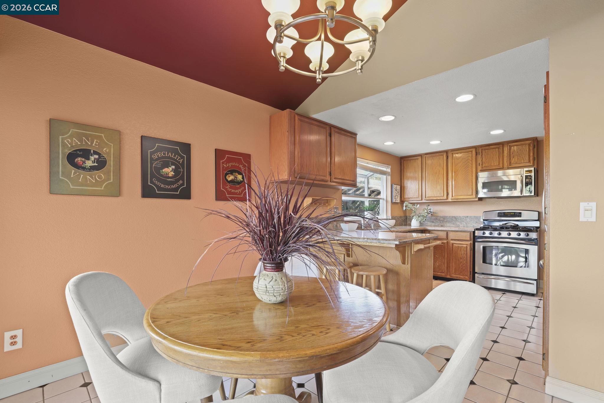 Detail Gallery Image 8 of 23 For 1109 Discovery Way, Concord,  CA 94521 - 3 Beds | 2 Baths