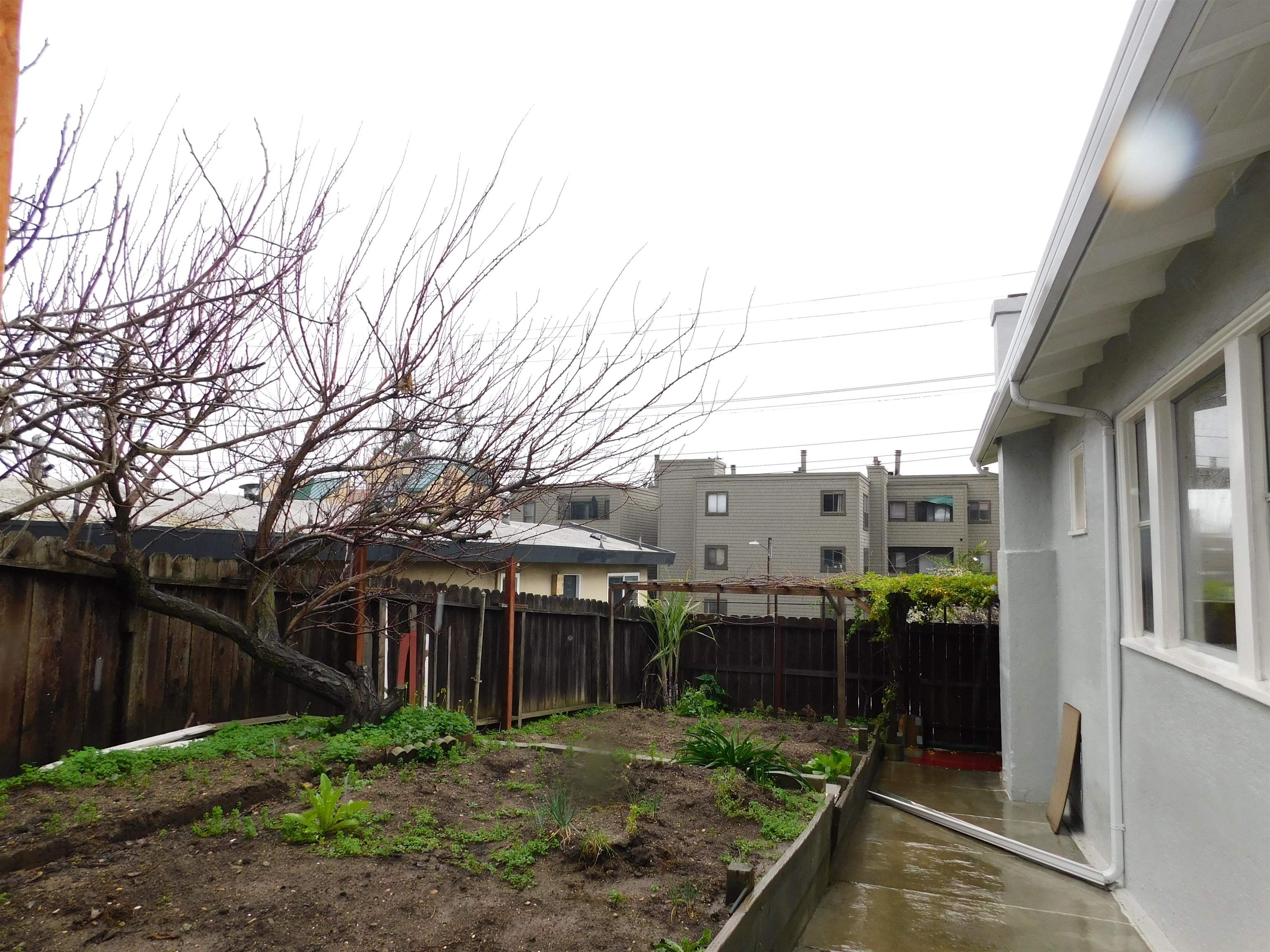 Detail Gallery Image 17 of 18 For 2912 Macarthur Blvd, Oakland,  CA 94602 - 3 Beds | 2 Baths