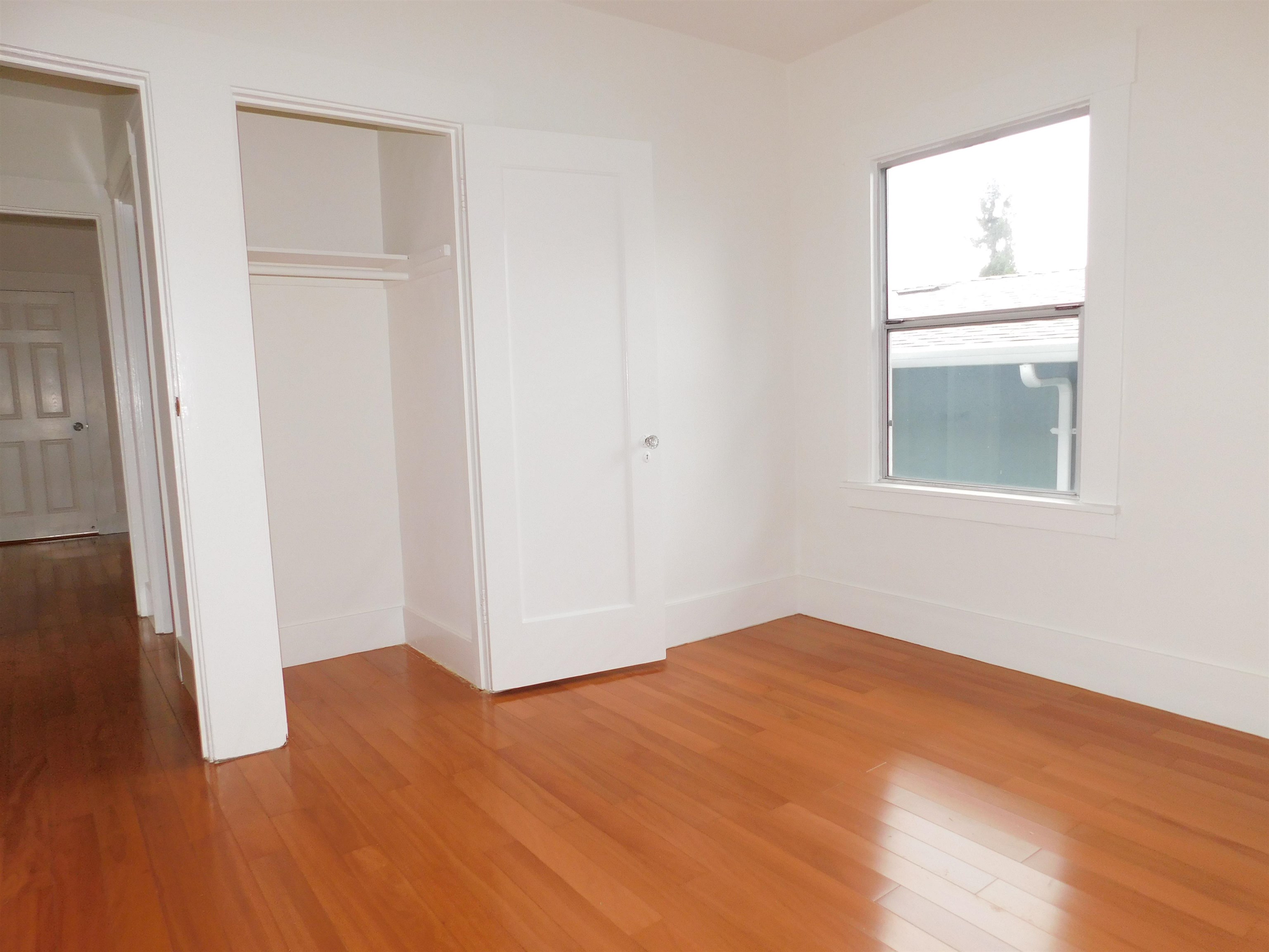 Detail Gallery Image 7 of 18 For 2912 Macarthur Blvd, Oakland,  CA 94602 - 3 Beds | 2 Baths