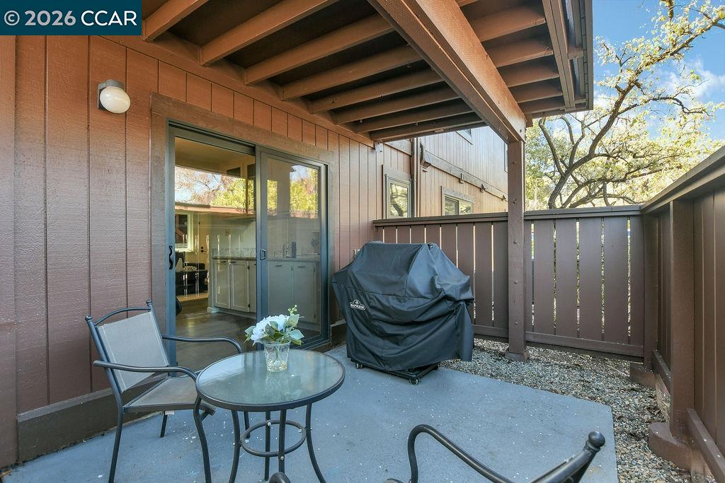 Detail Gallery Image 26 of 34 For 896 Camelback Place, Pleasant Hill,  CA 94523-1223 - 2 Beds | 2 Baths