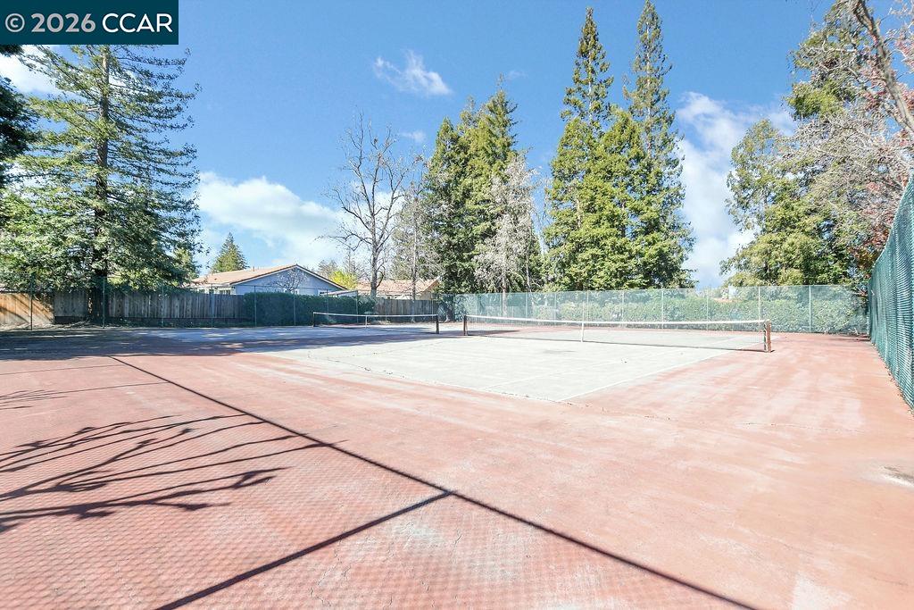 Detail Gallery Image 29 of 34 For 896 Camelback Place, Pleasant Hill,  CA 94523-1223 - 2 Beds | 2 Baths