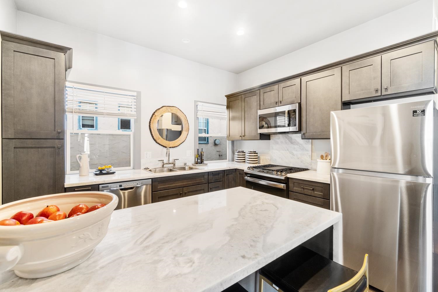 Detail Gallery Image 15 of 27 For 548 37th St, Oakland,  CA 94609 - – Beds | – Baths