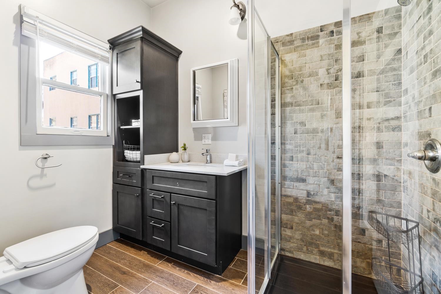 Detail Gallery Image 22 of 27 For 548 37th St, Oakland,  CA 94609 - – Beds | – Baths